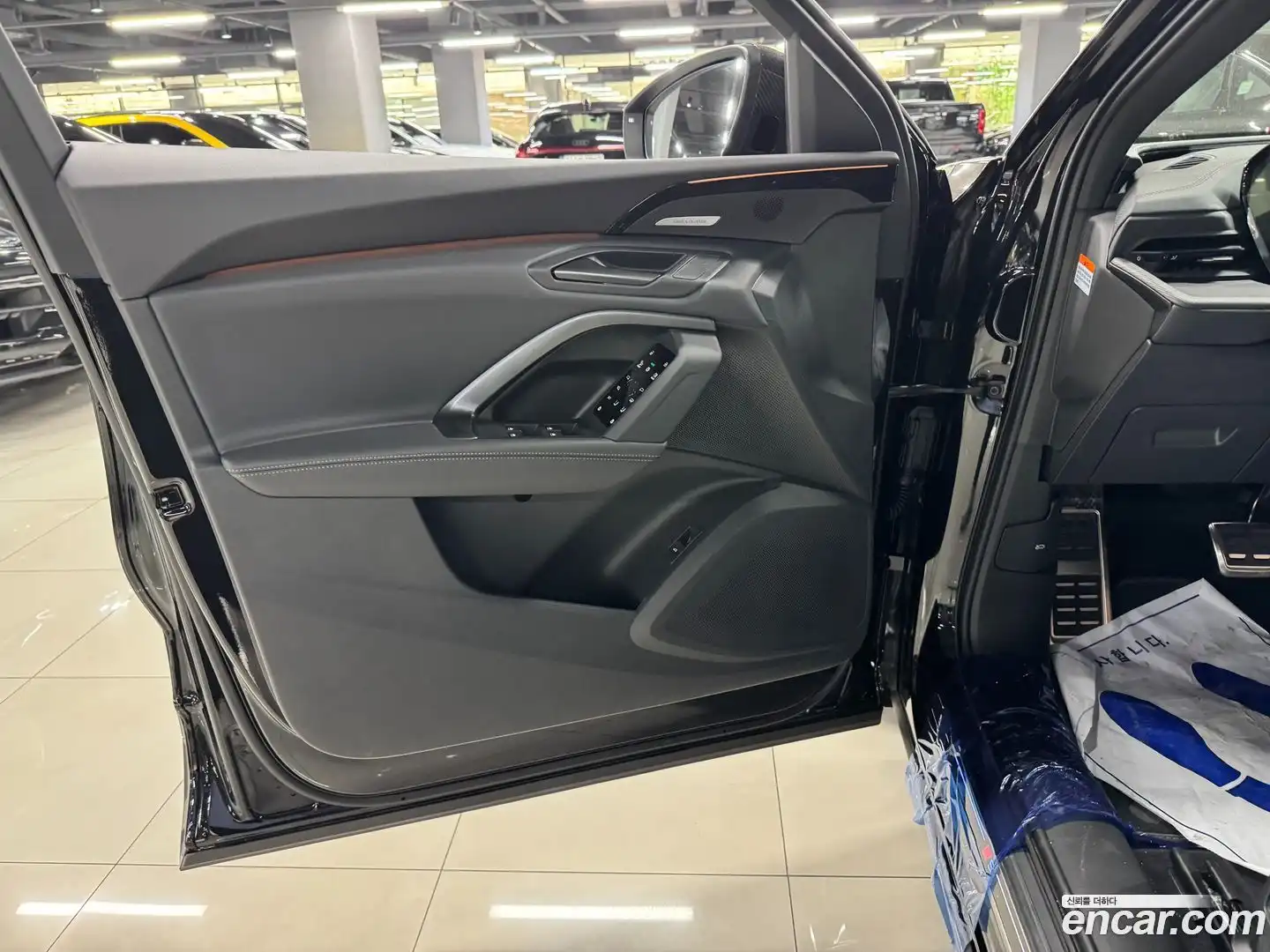 Q5 Audi 2025.11-INNER-010