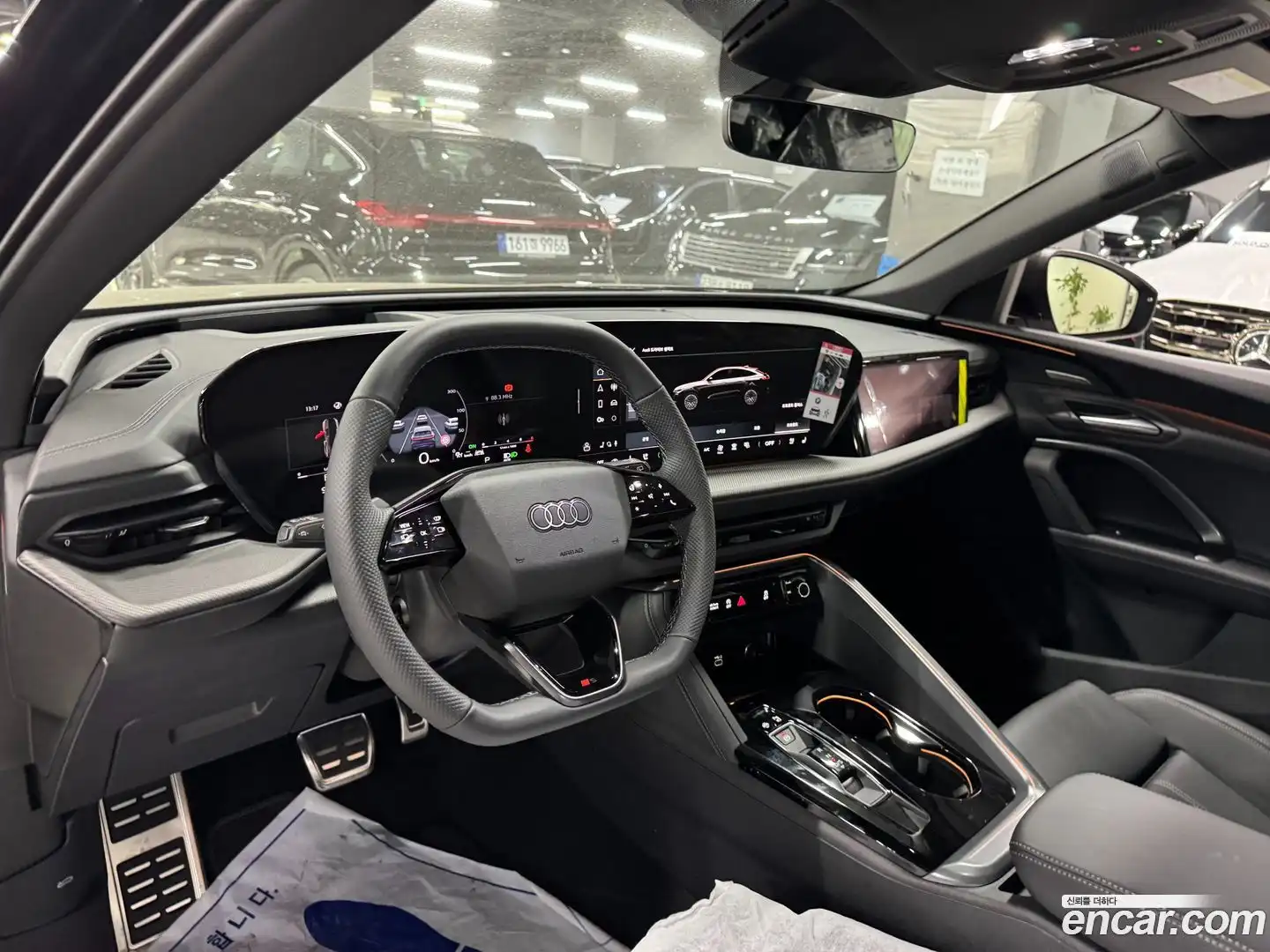 Q5 Audi 2025.11-OPTION-015