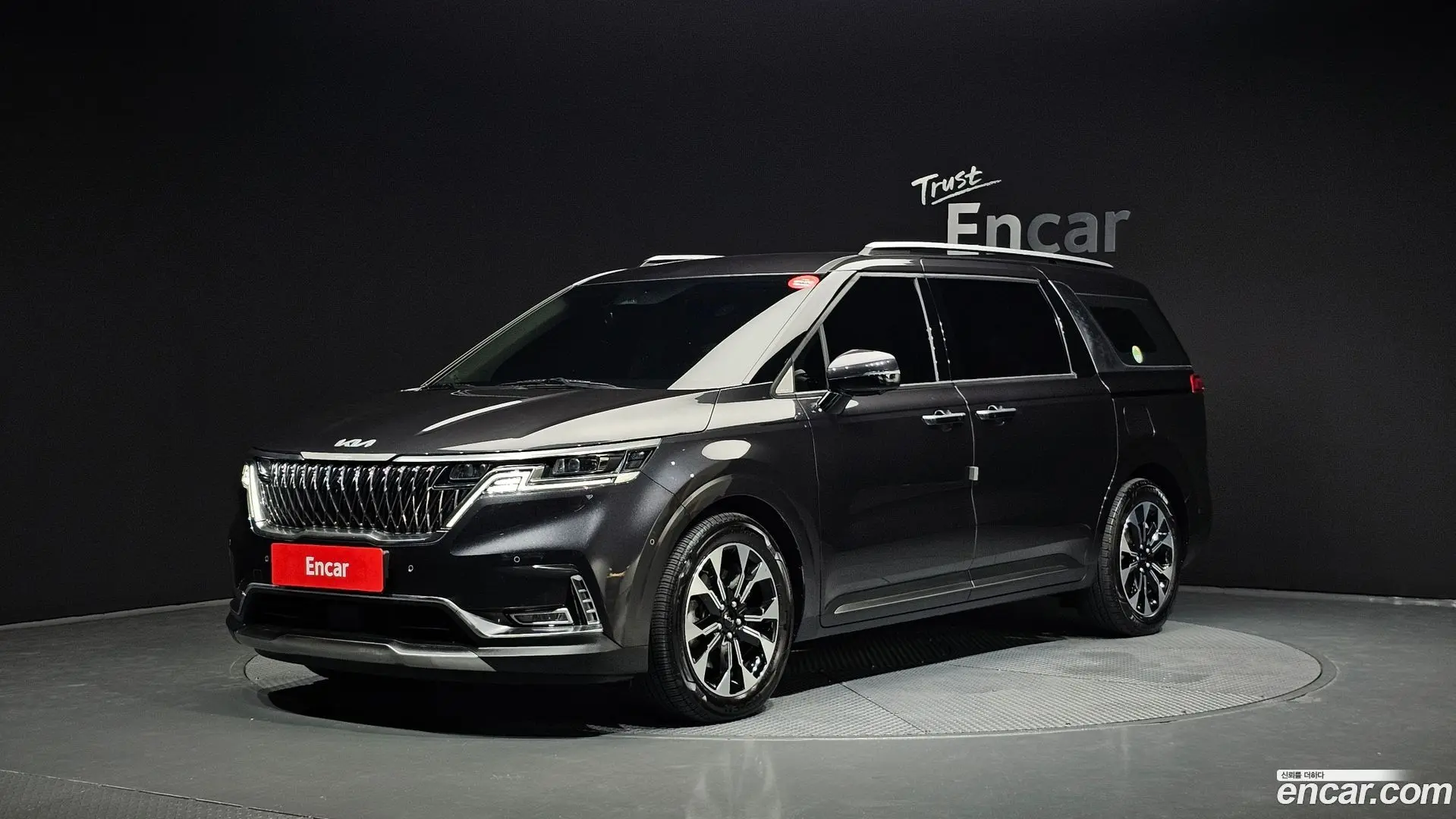 Main__Slider__Photo:Canival Kia 2021.10-0