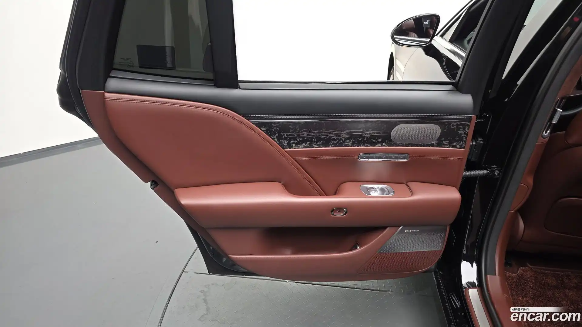 G90 Genesis 2022.1-INNER-034