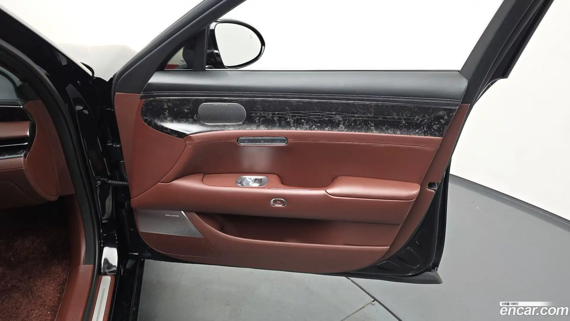 G90 Genesis 2022.1-INNER-035