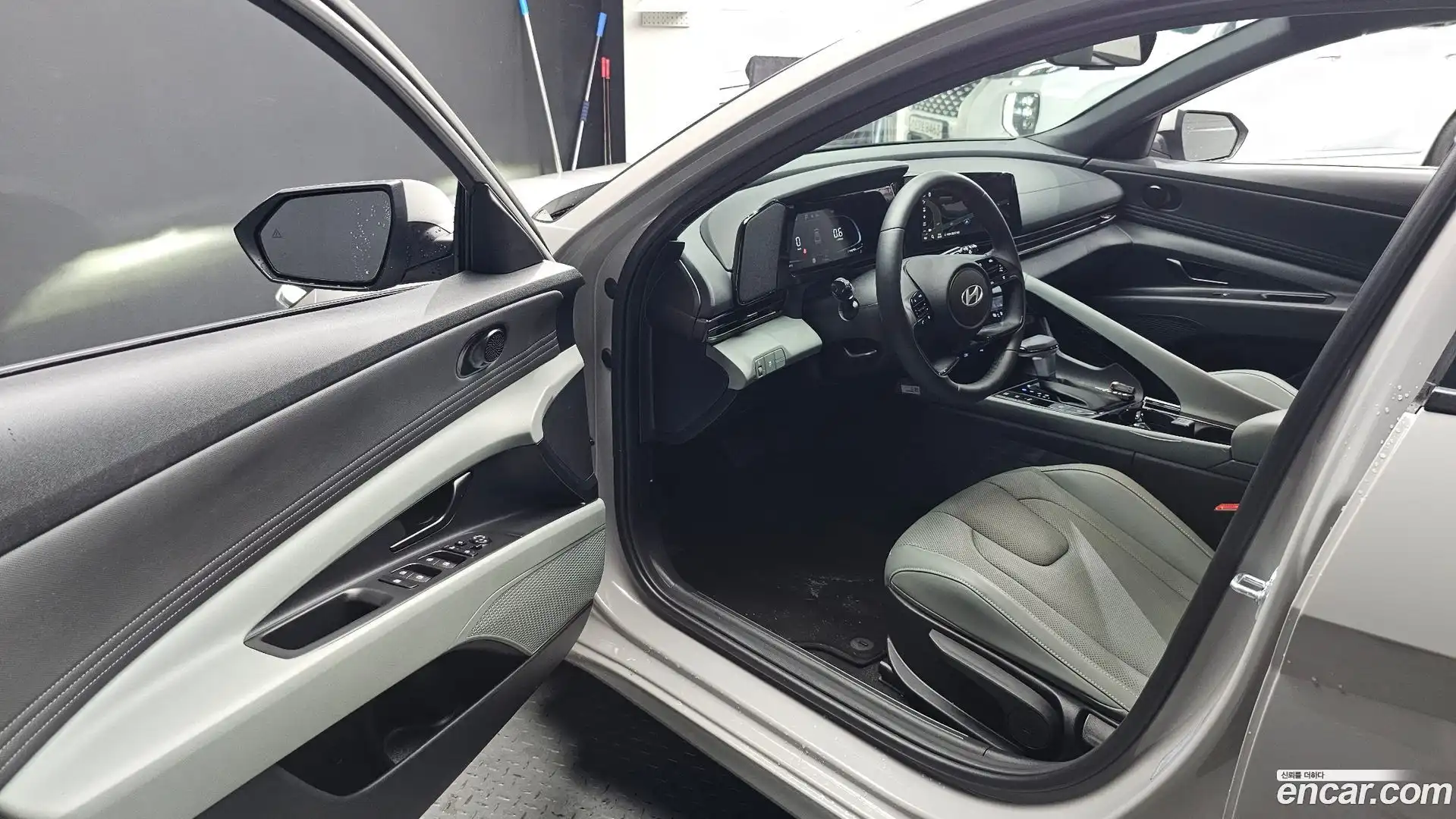 AVANTE Hyundai 2025.2-INNER-010