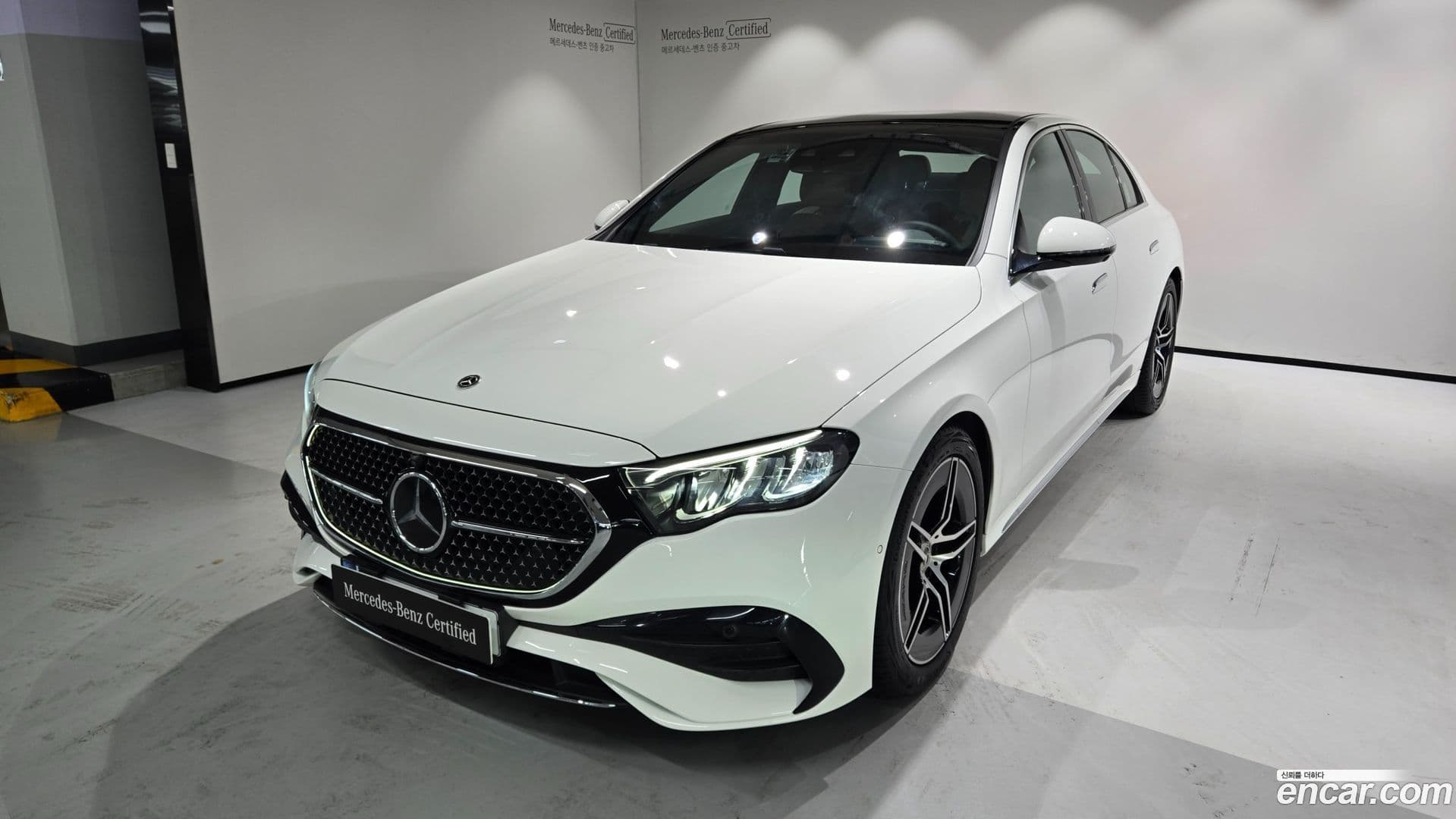 Main__Slider__Photo:E-Class Mercedes-Benz 2025.7-0