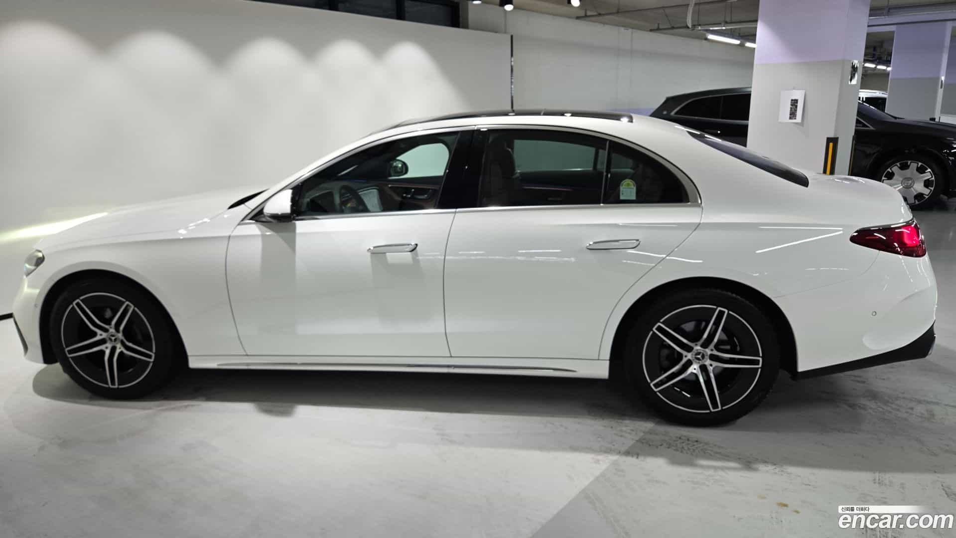 E-Class Mercedes-Benz 2025.7-INNER-008