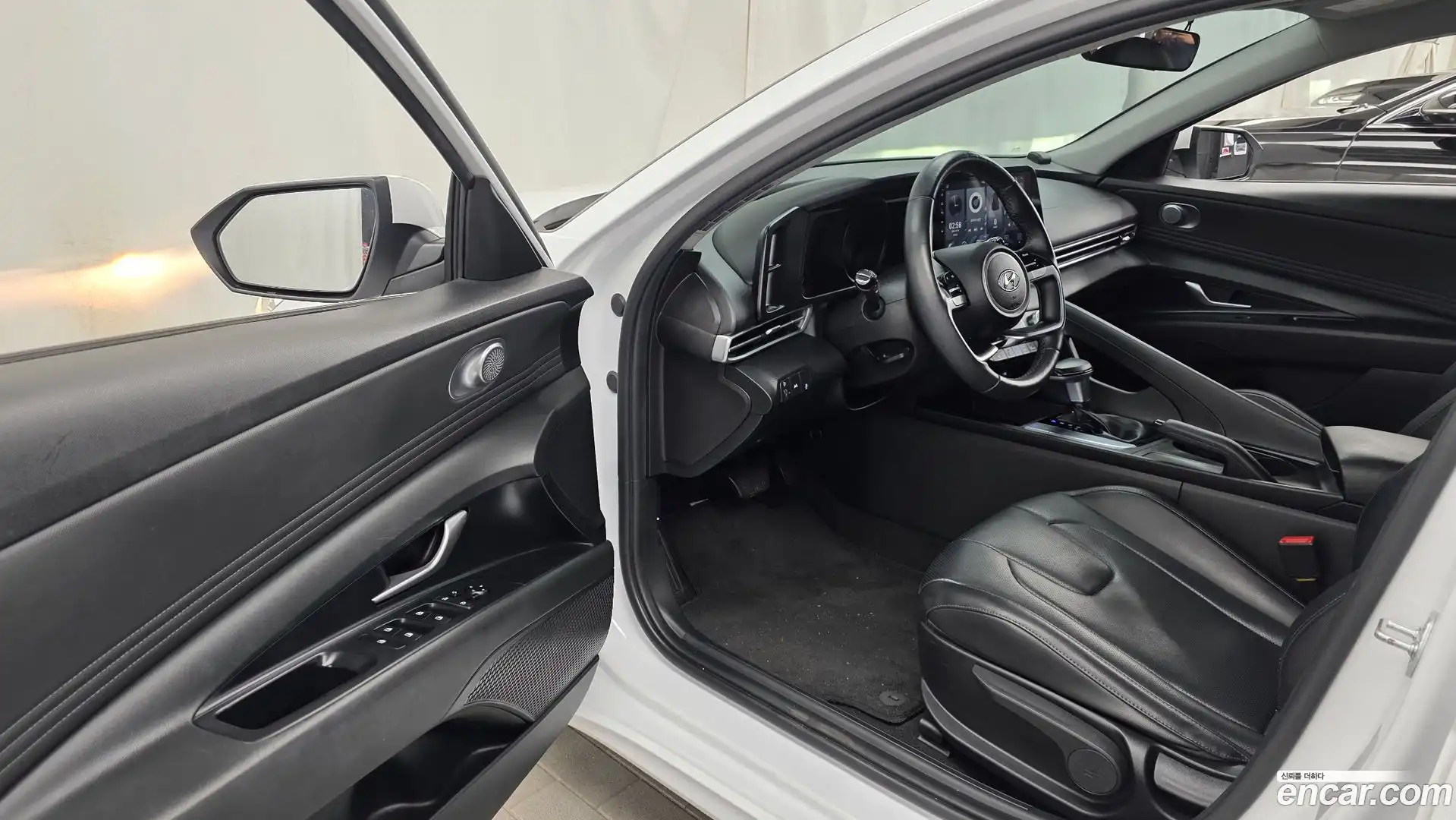 AVANTE Hyundai 2021.10-INNER-010