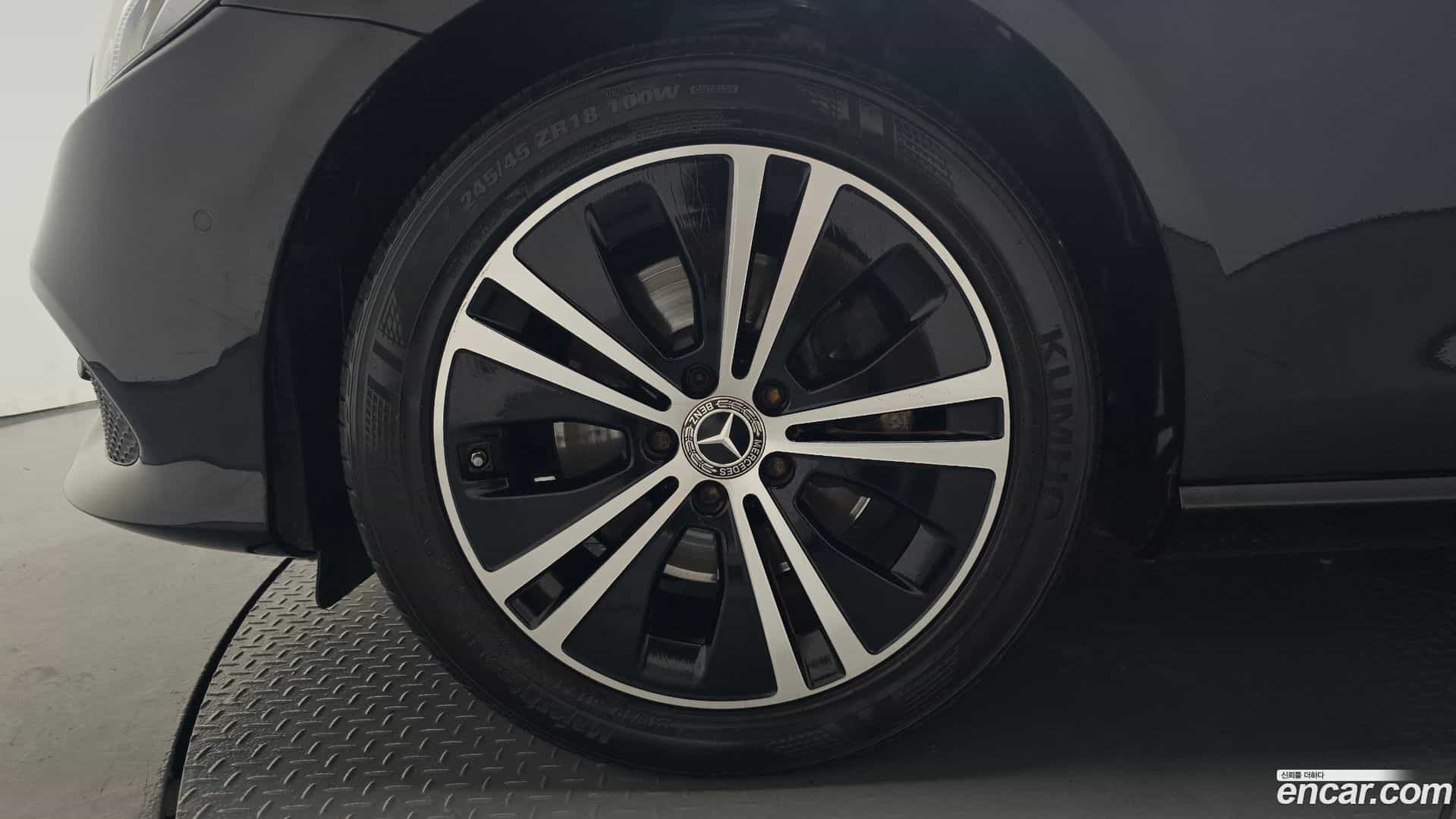 E-Class Mercedes-Benz 2020.8-OUTER-005