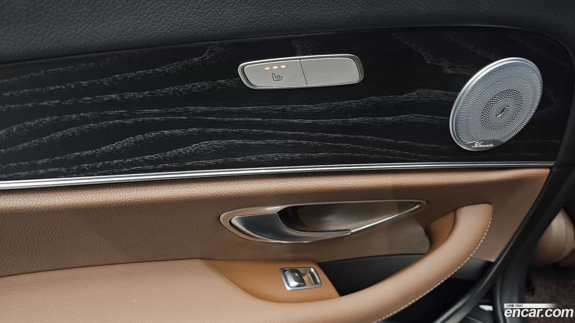 E-Class Mercedes-Benz 2020.8-OPTION-023