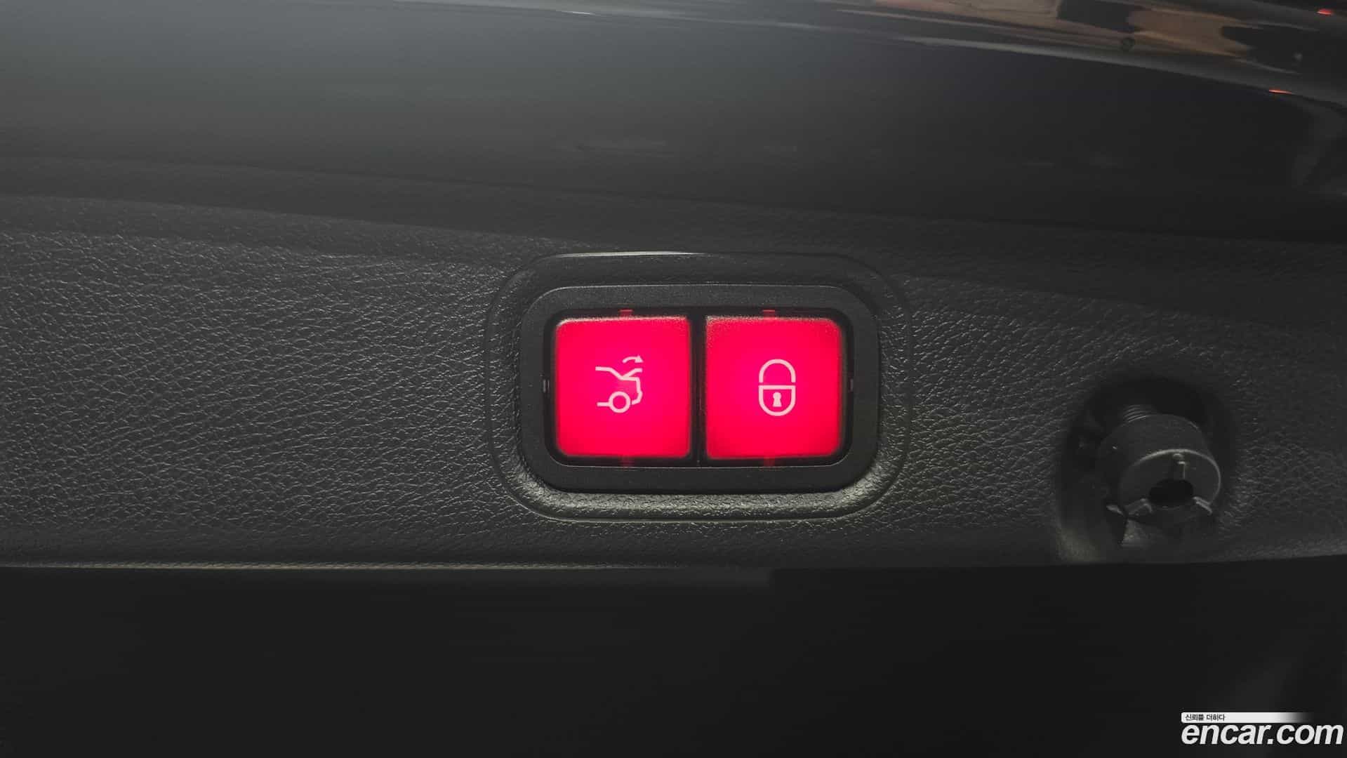 E-Class Mercedes-Benz 2020.8-OPTION-024