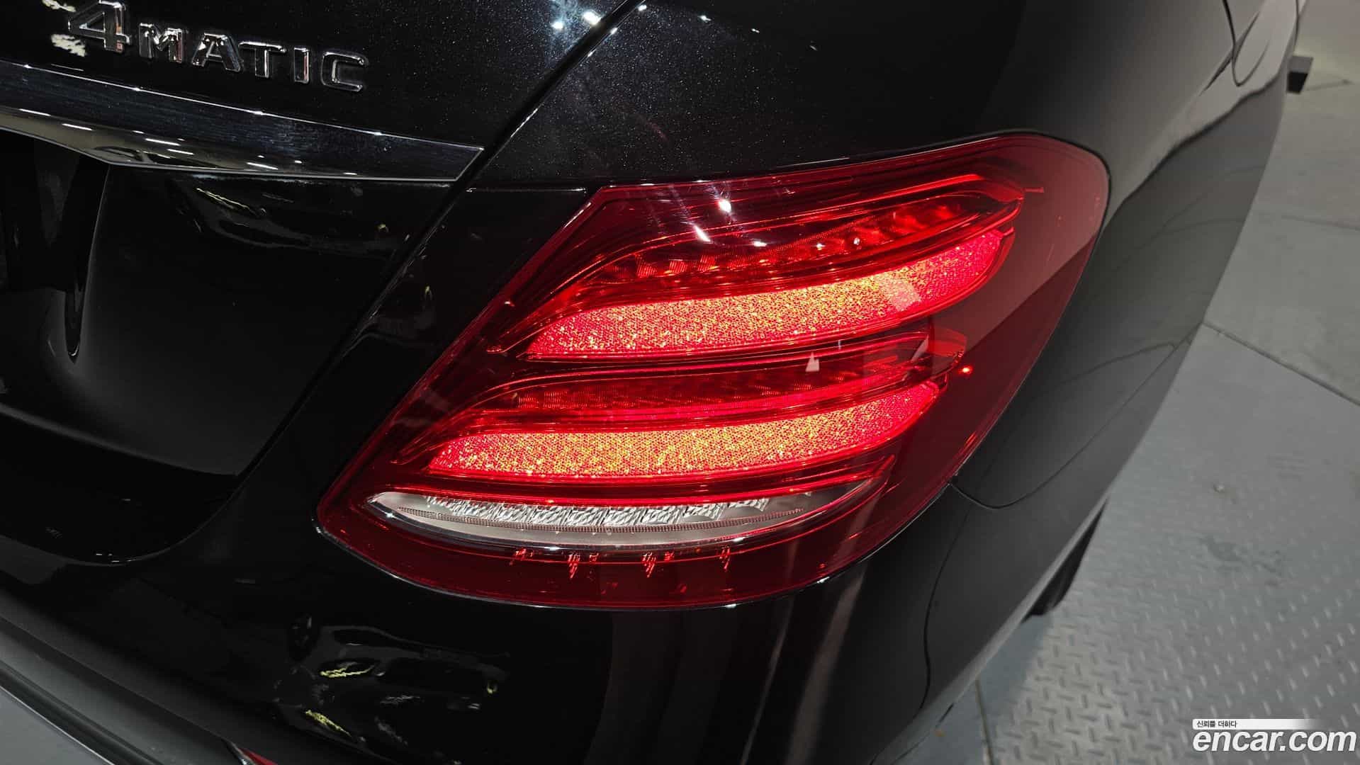 E-Class Mercedes-Benz 2020.8-OUTER-033