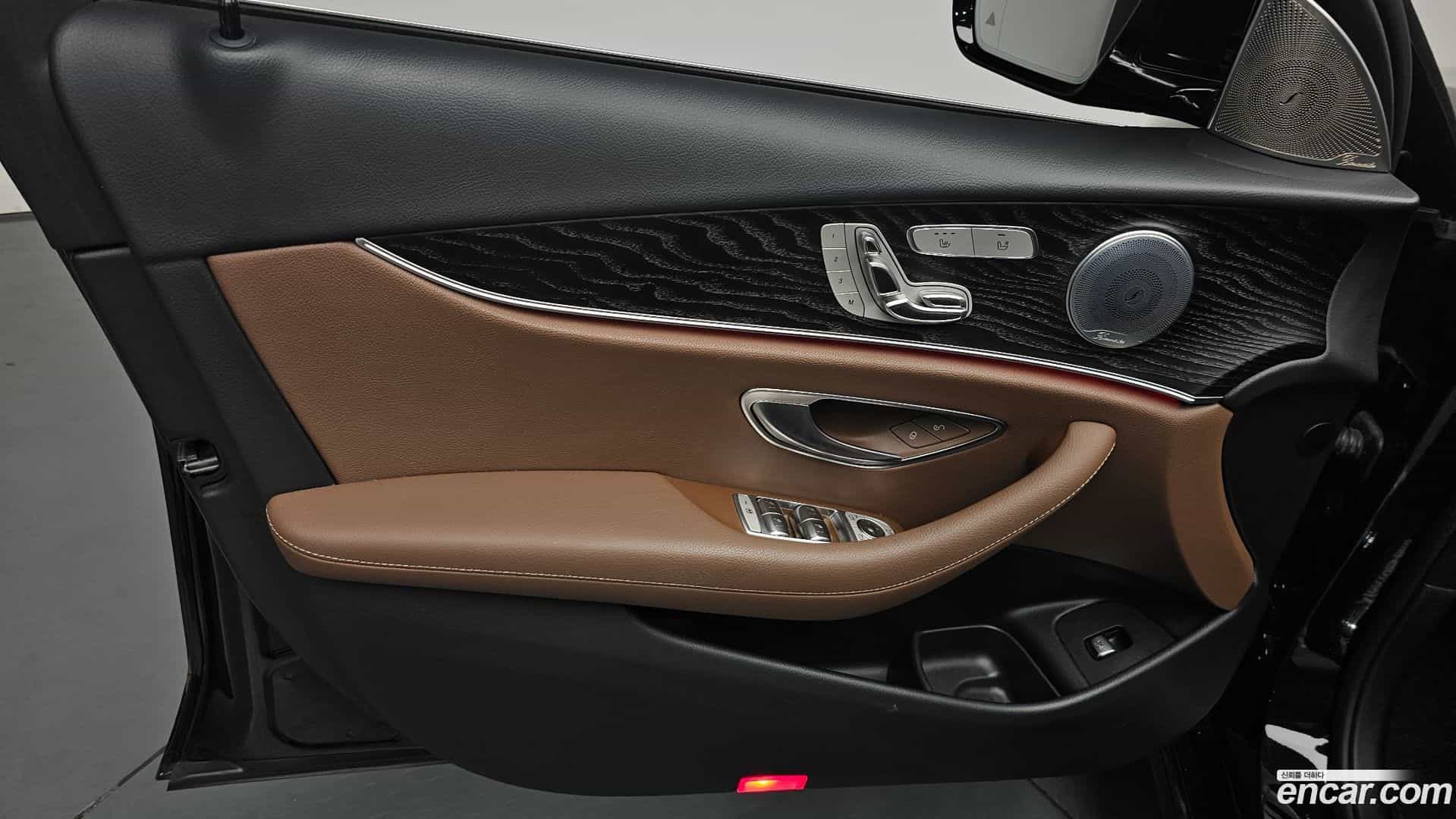 E-Class Mercedes-Benz 2020.8-INNER-034