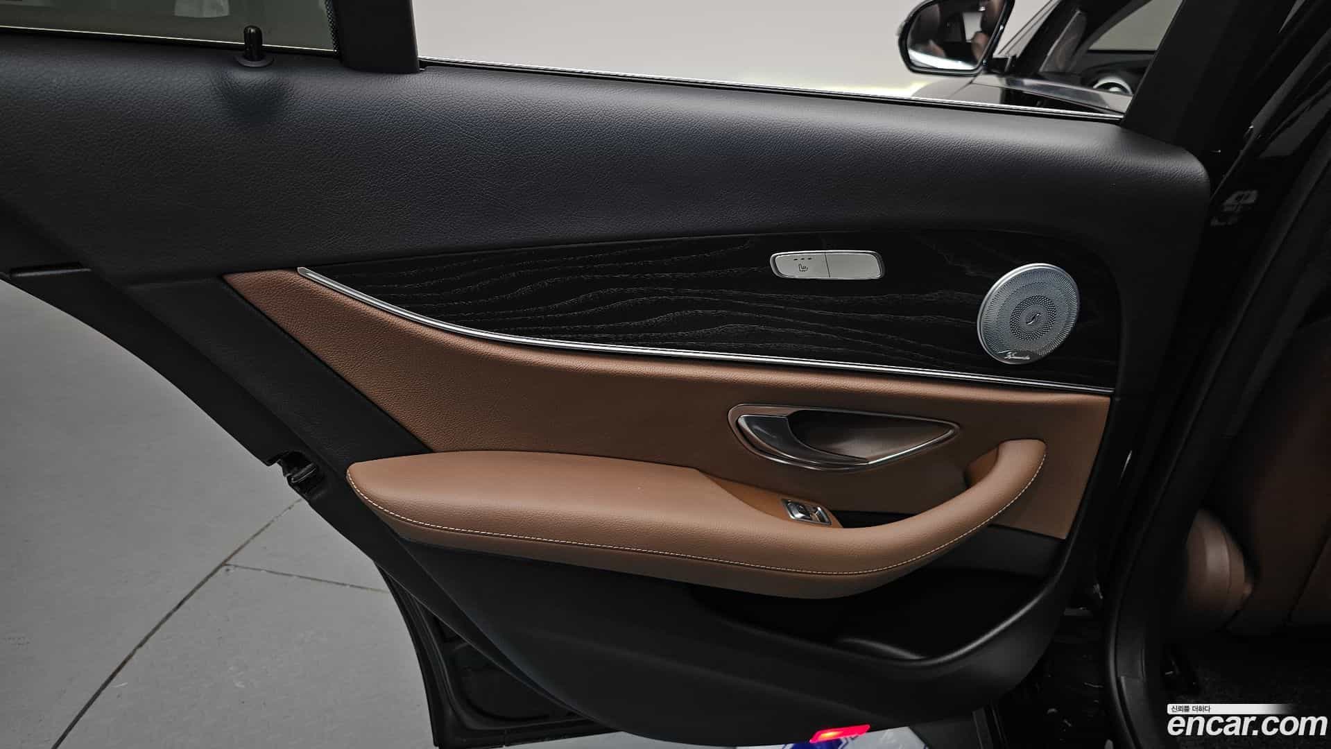 E-Class Mercedes-Benz 2020.8-INNER-035