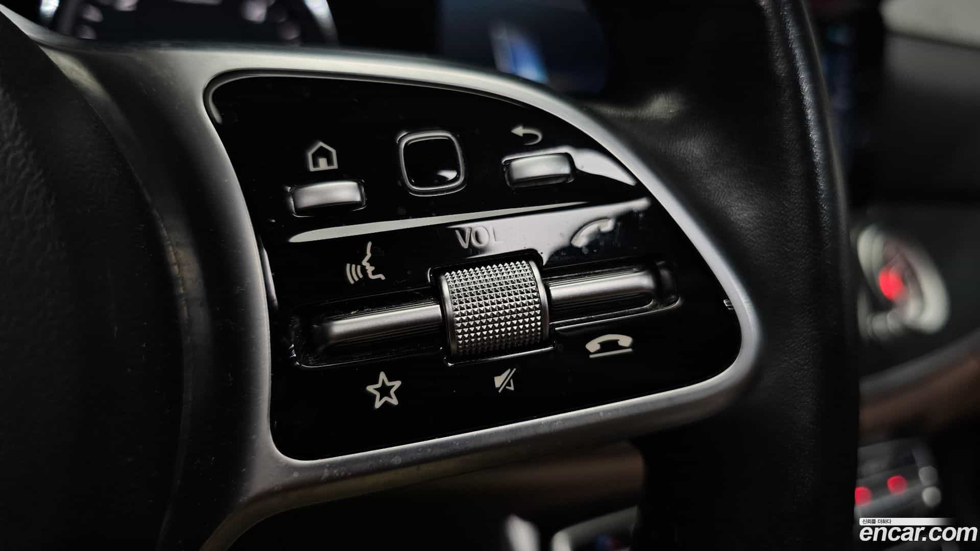 E-Class Mercedes-Benz 2020.8-OPTION-043