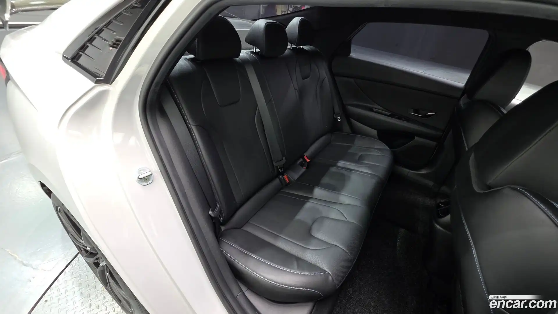 AVANTE Hyundai 2022.3-INNER-036