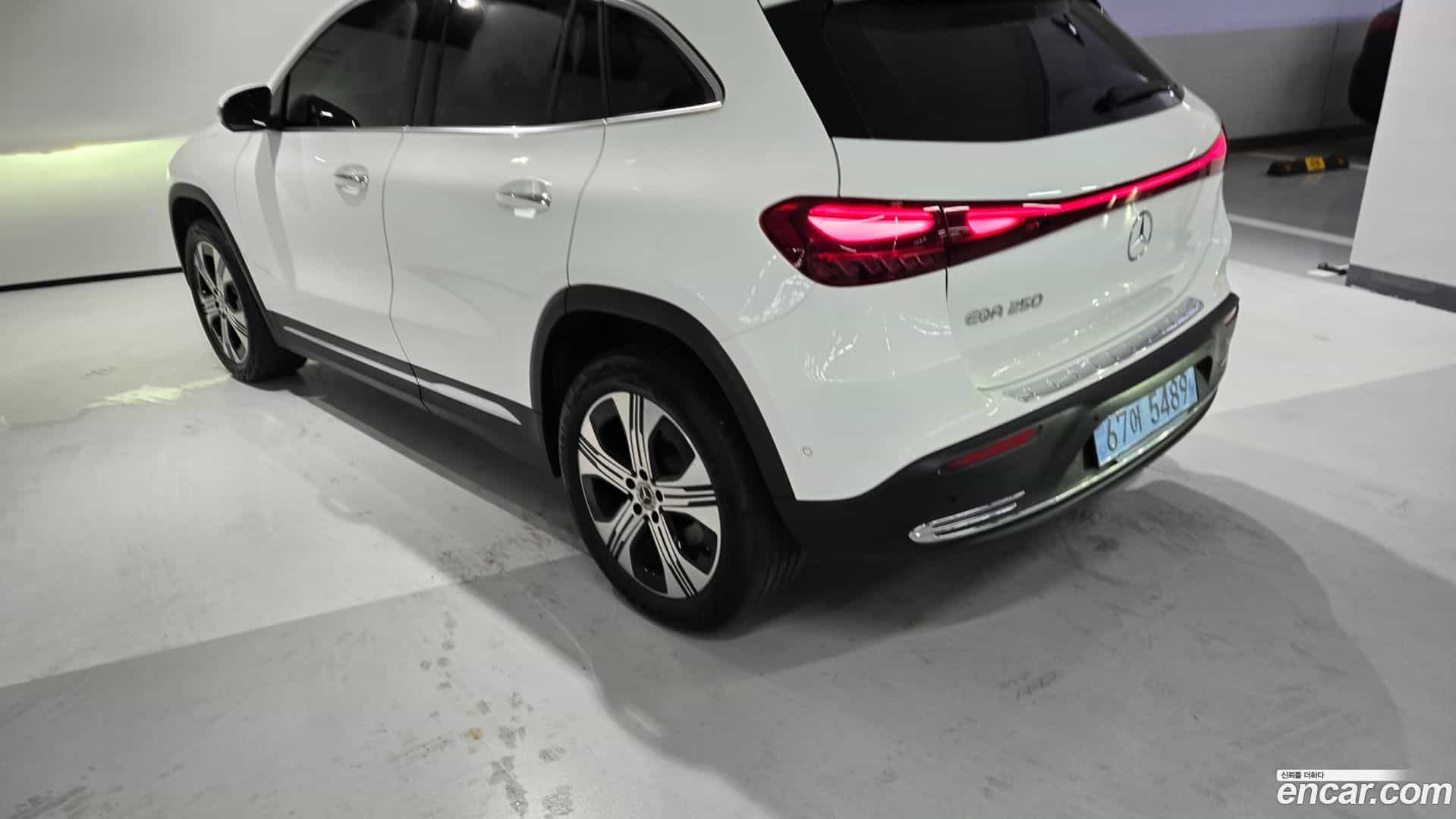 EQA Mercedes-Benz 2025.9-OUTER-003