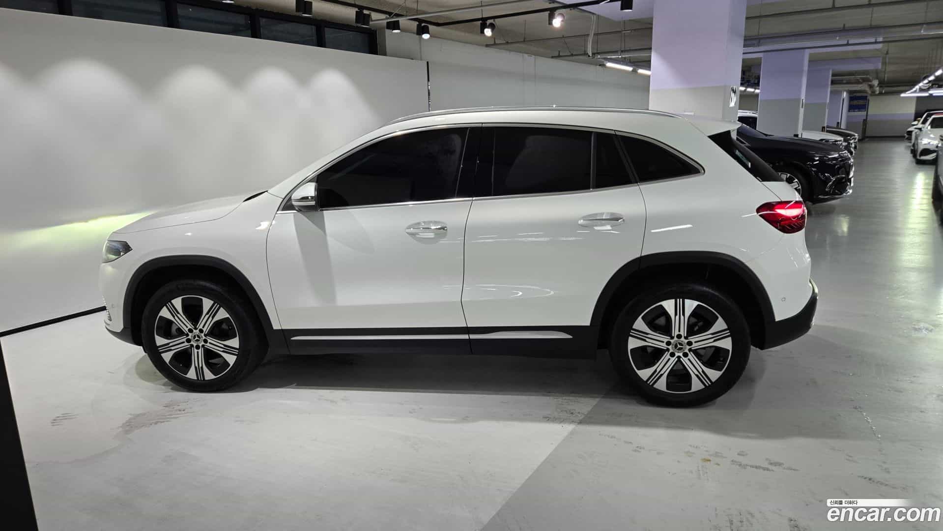EQA Mercedes-Benz 2025.9-INNER-008