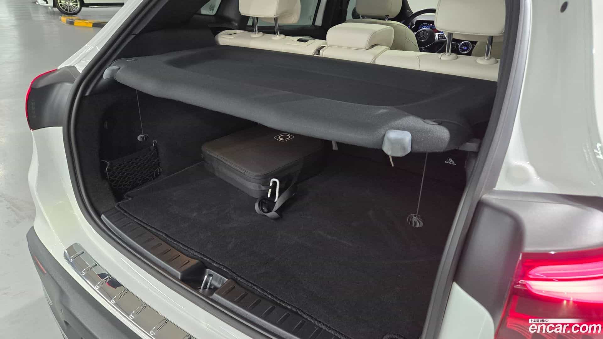 EQA Mercedes-Benz 2025.9-INNER-010