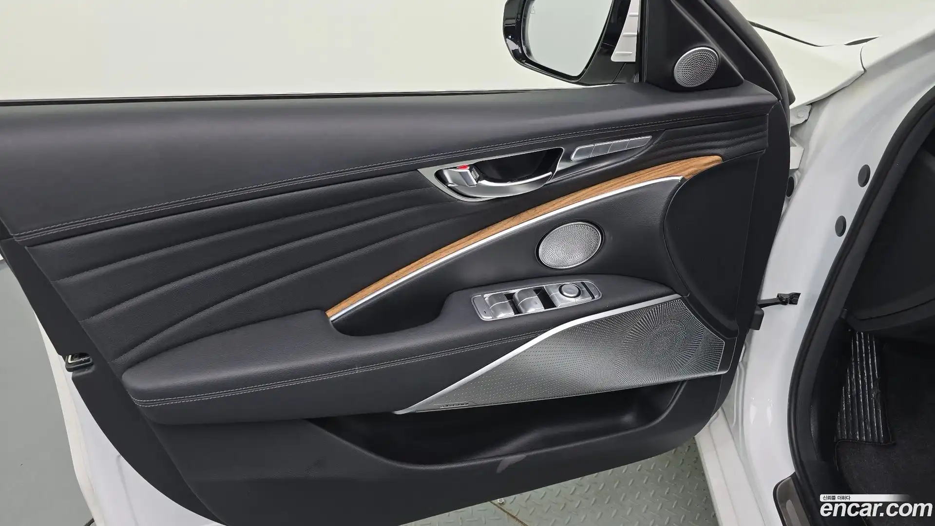 K9 Kia 2022.2-INNER-034