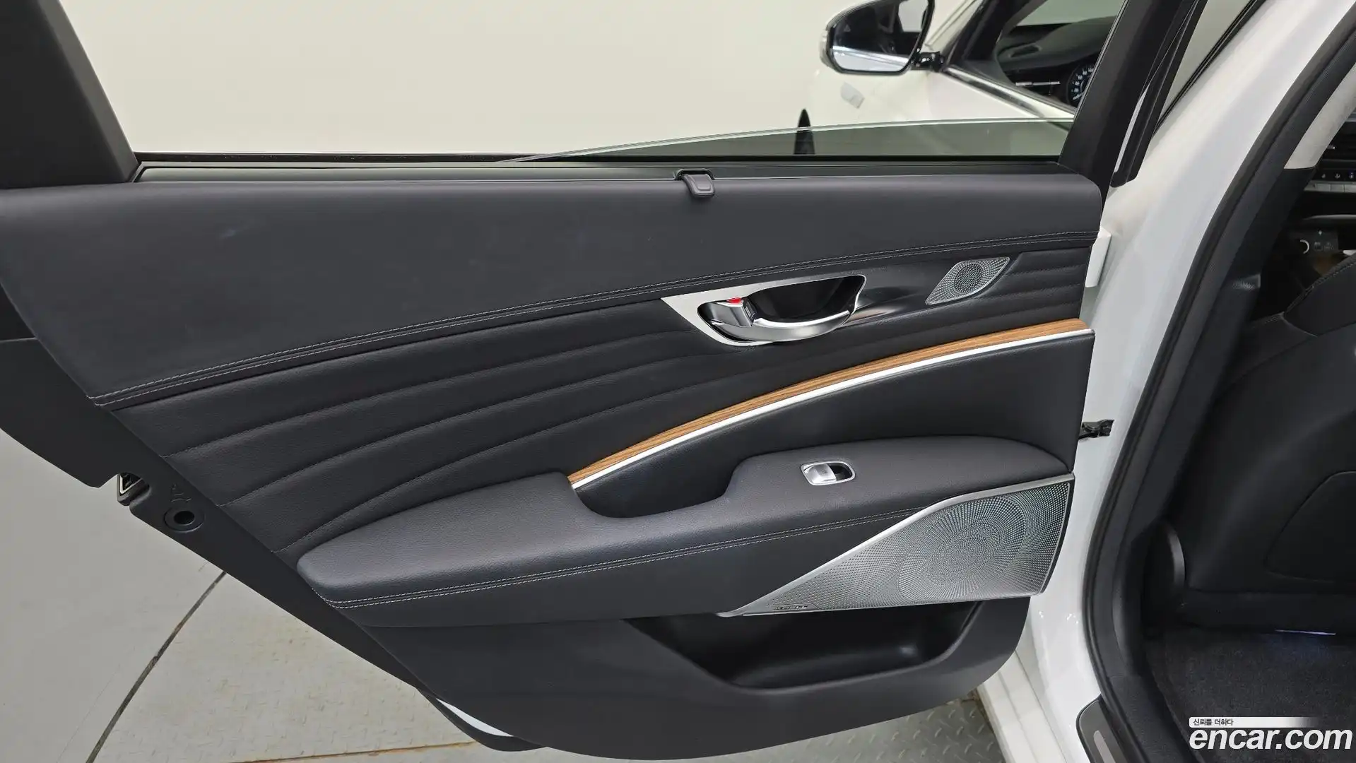 K9 Kia 2022.2-INNER-035