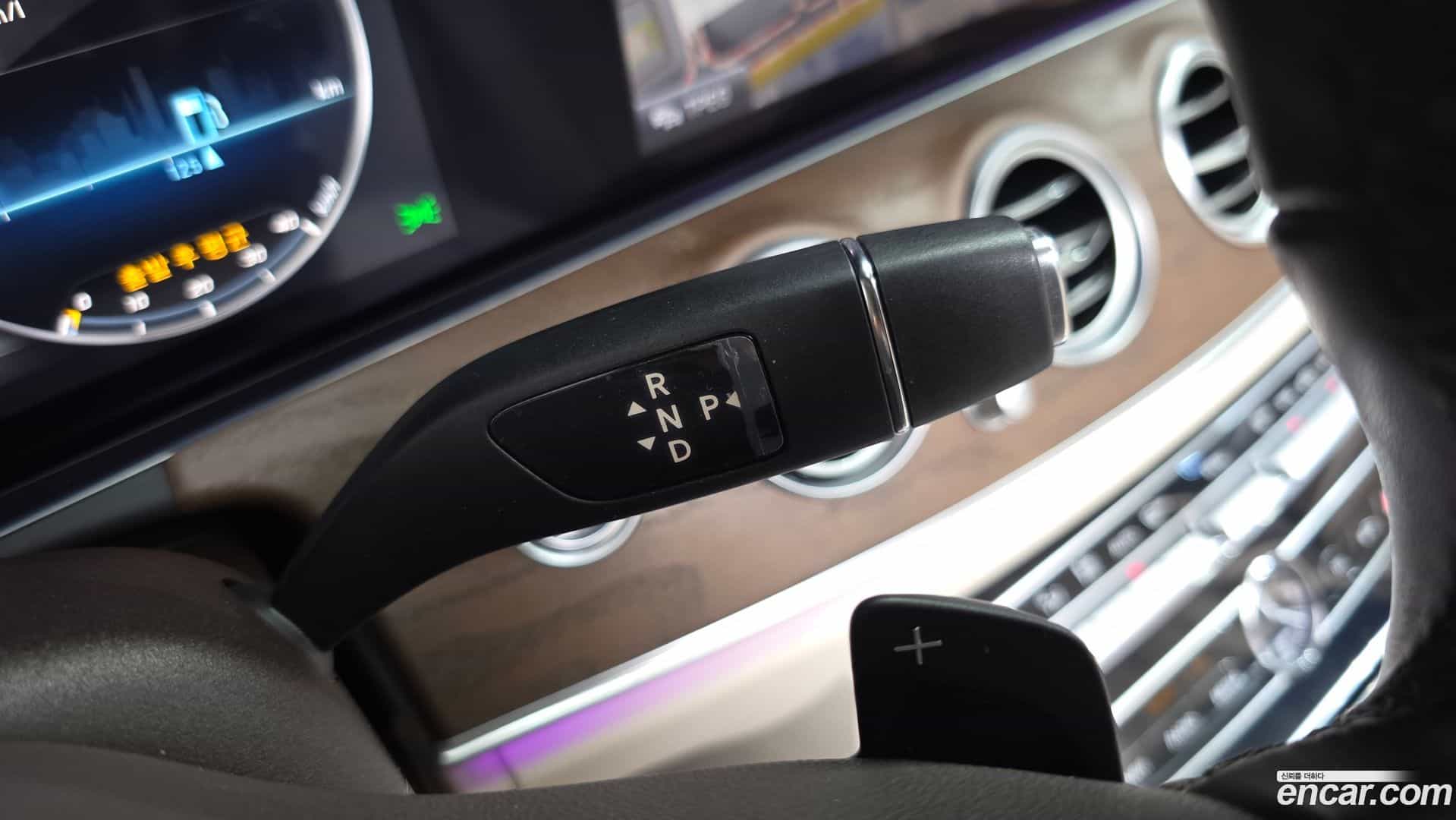 E-Class Mercedes-Benz 2020.5-INNER-009