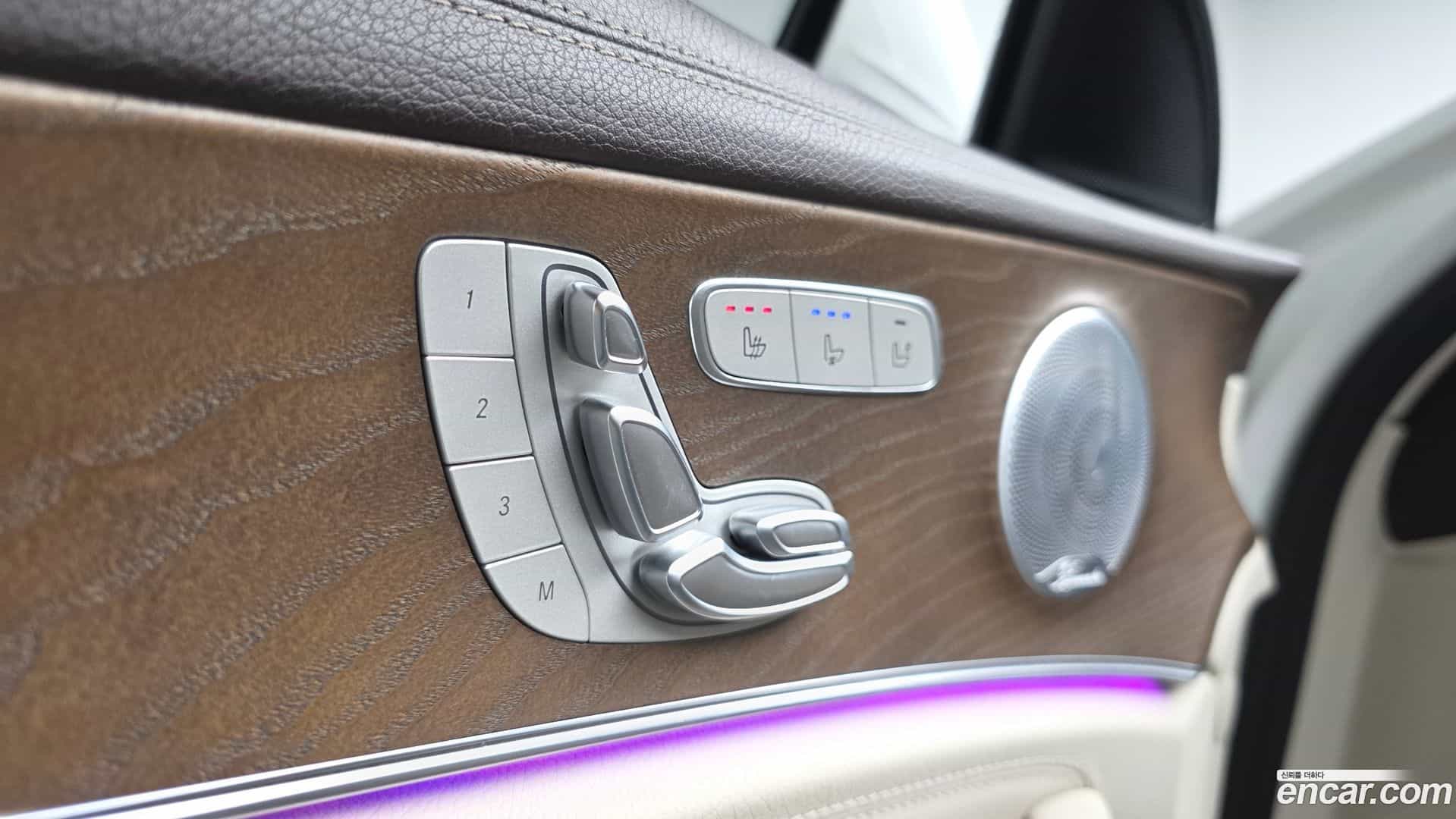 E-Class Mercedes-Benz 2020.5-OPTION-041