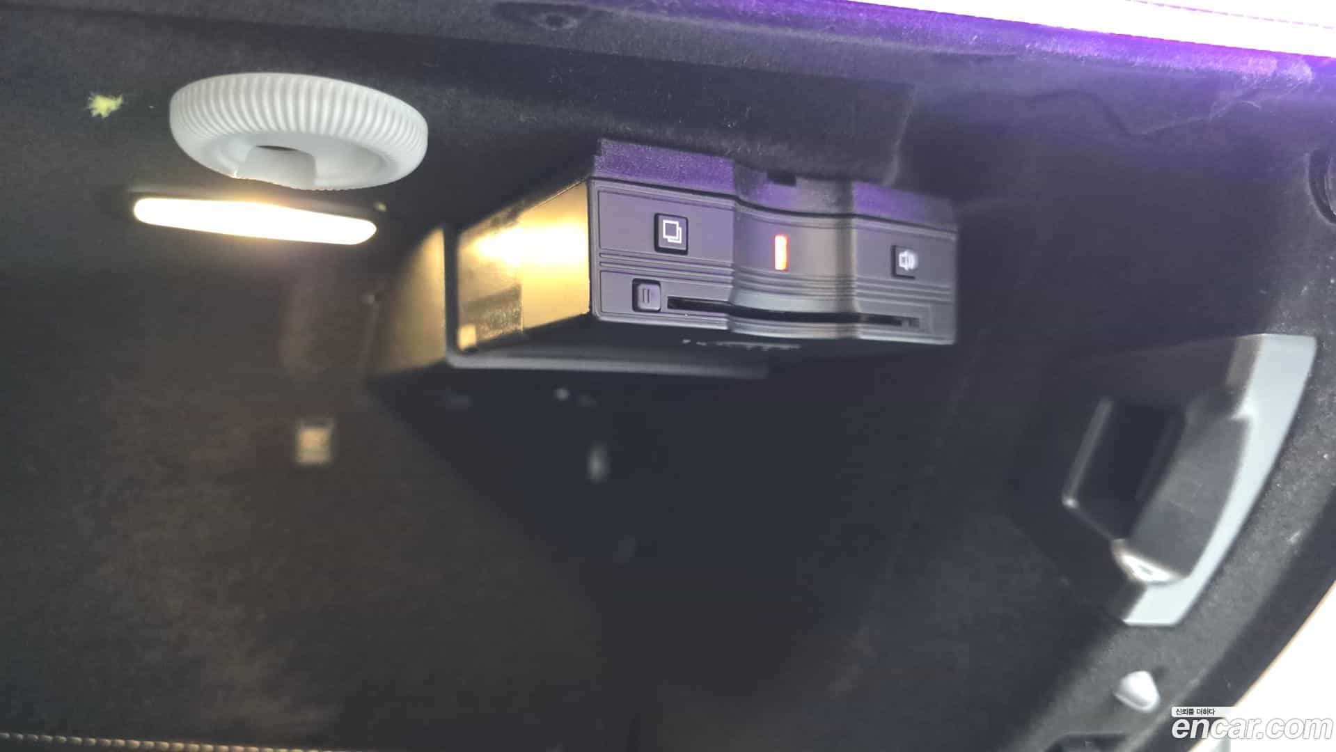 E-Class Mercedes-Benz 2020.5-OPTION-046