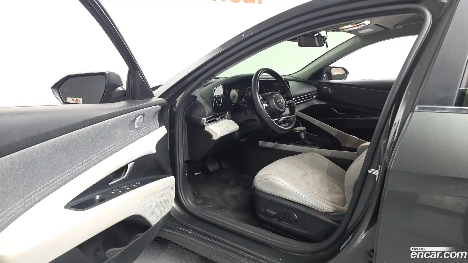 AVANTE Hyundai 2021.0-INNER-010