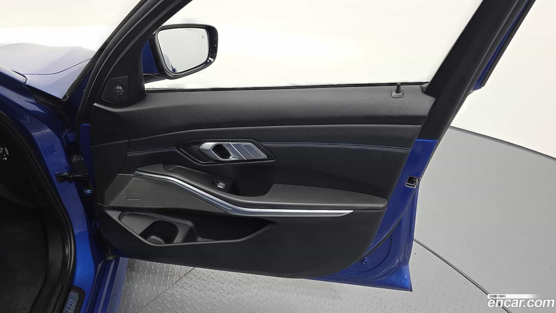 3-Series BMW 2021.5-INNER-034