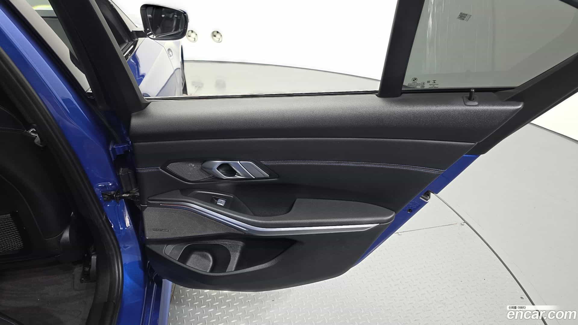 3-Series BMW 2021.5-INNER-035
