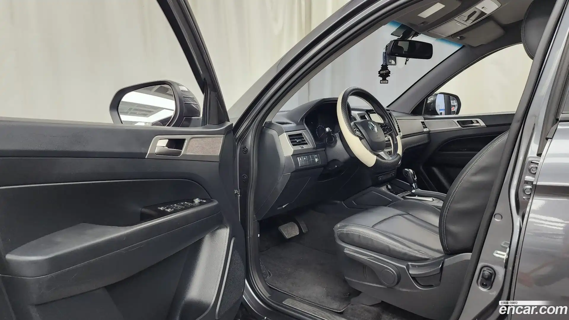 Rexton KG Mobility 2018.6-INNER-010