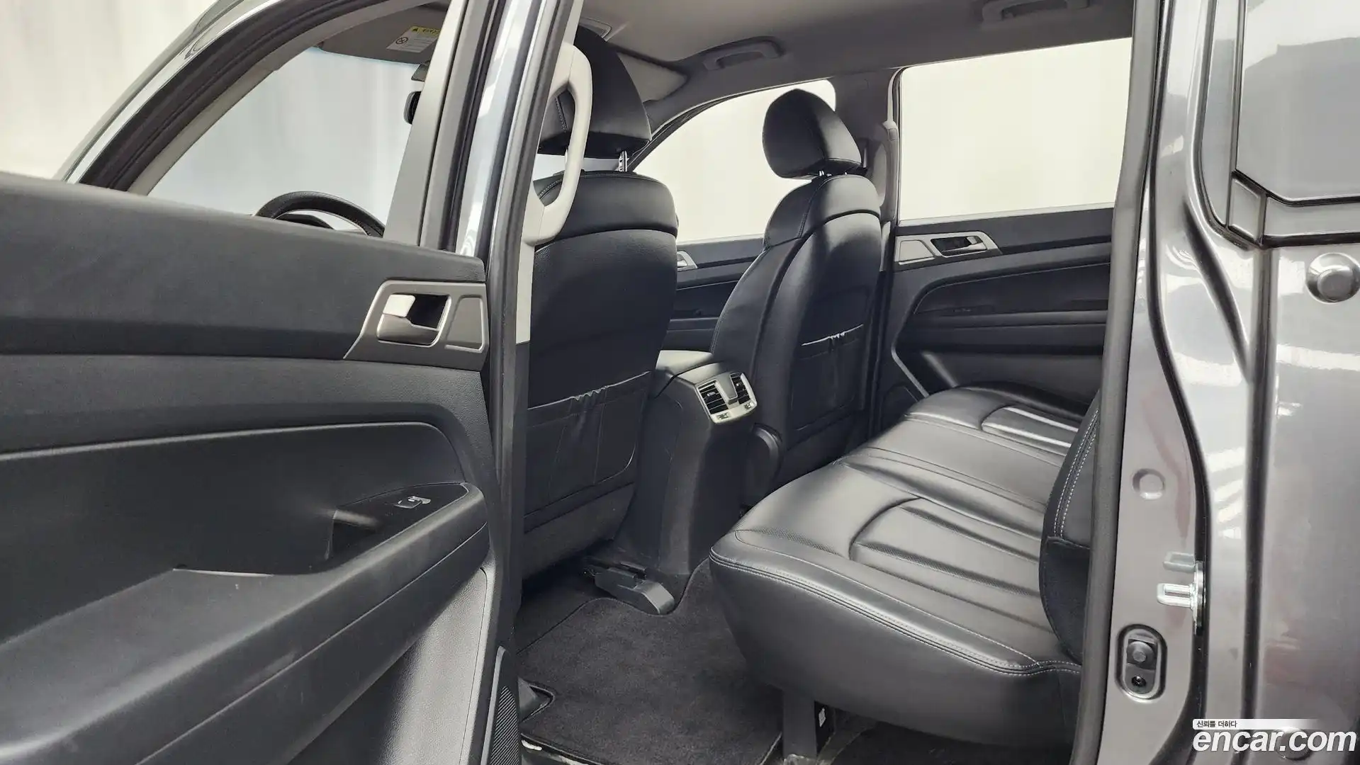 Rexton KG Mobility 2018.6-INNER-036