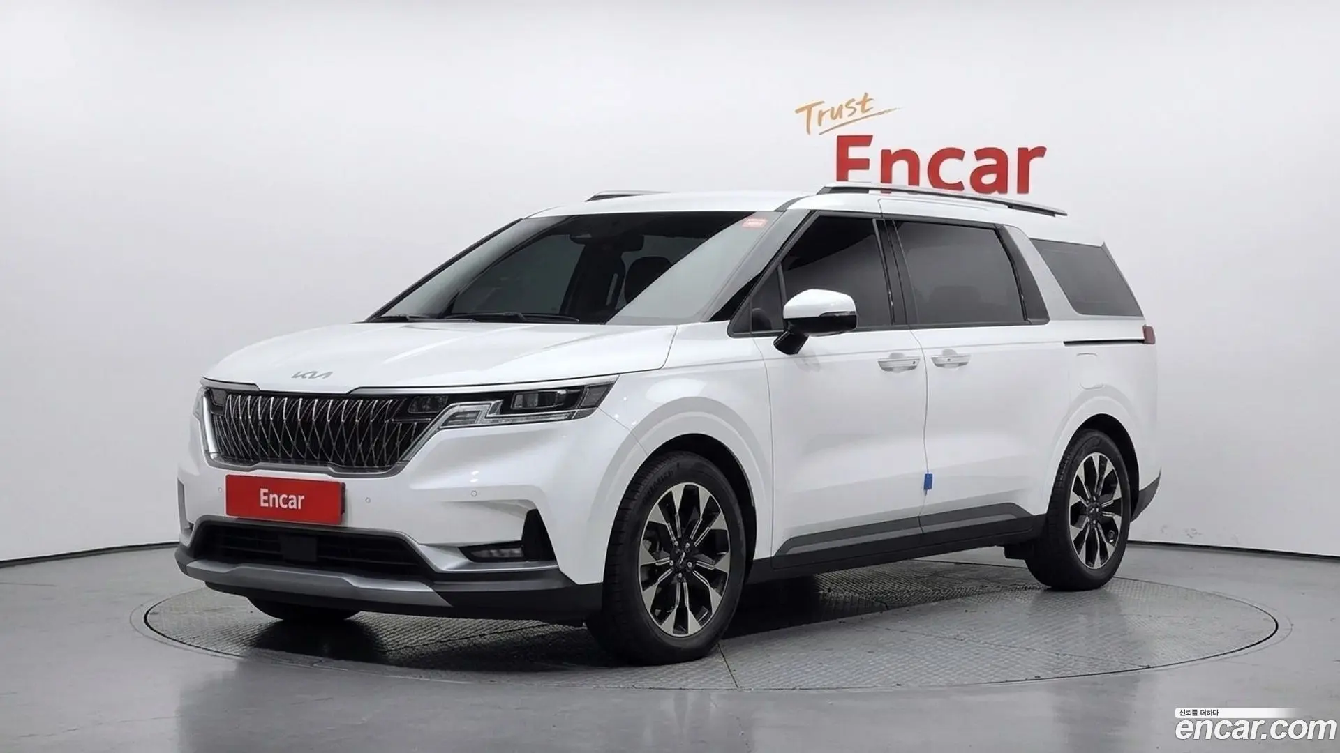 Main__Slider__Photo:Canival Kia 2023.3-0