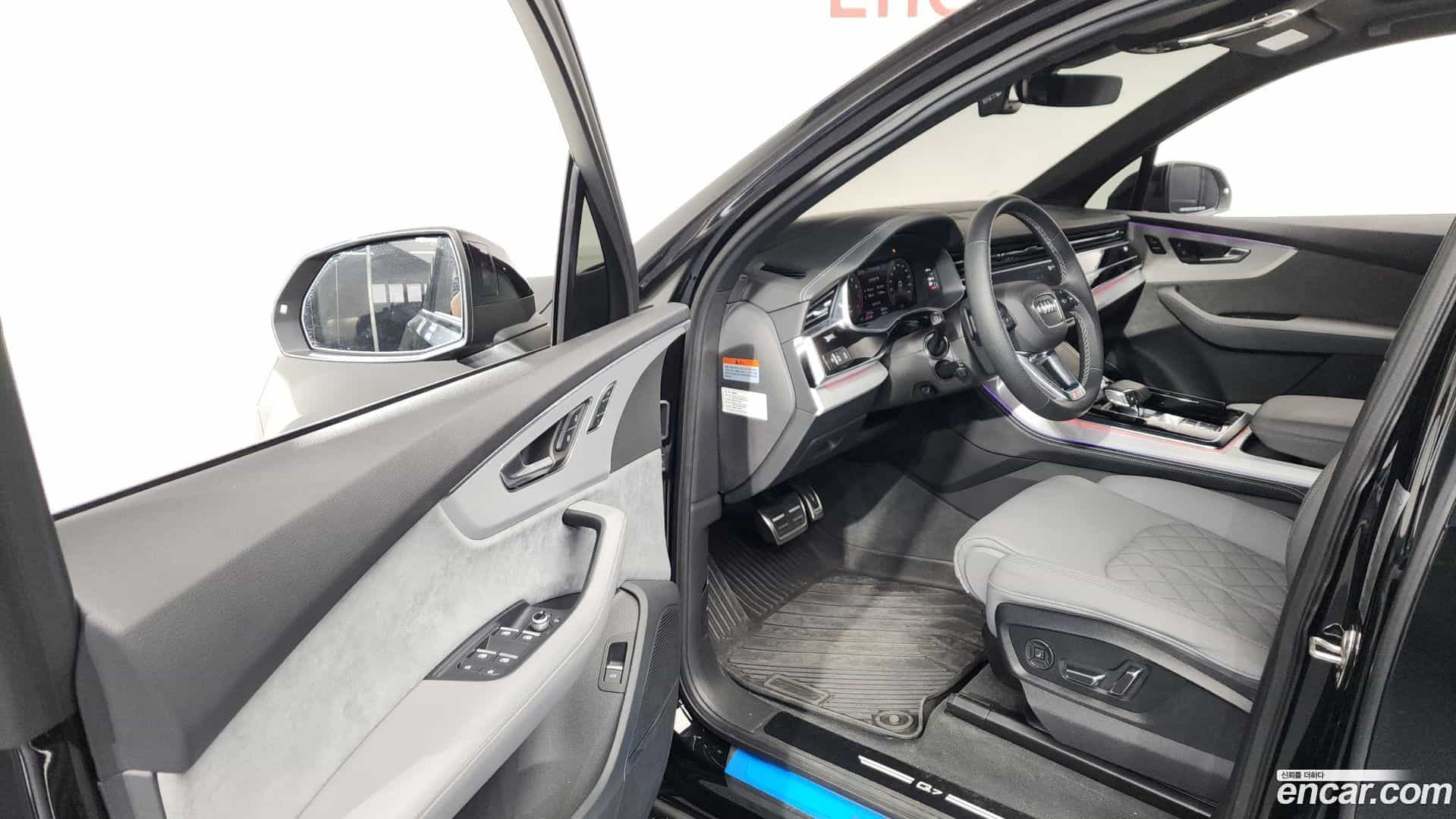 Q7 Audi 2023.2-INNER-010