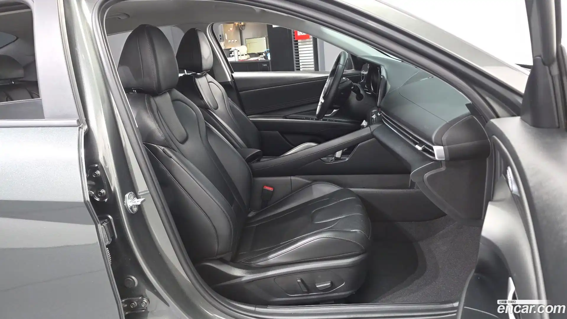 AVANTE Hyundai 2022.10-OPTION-015