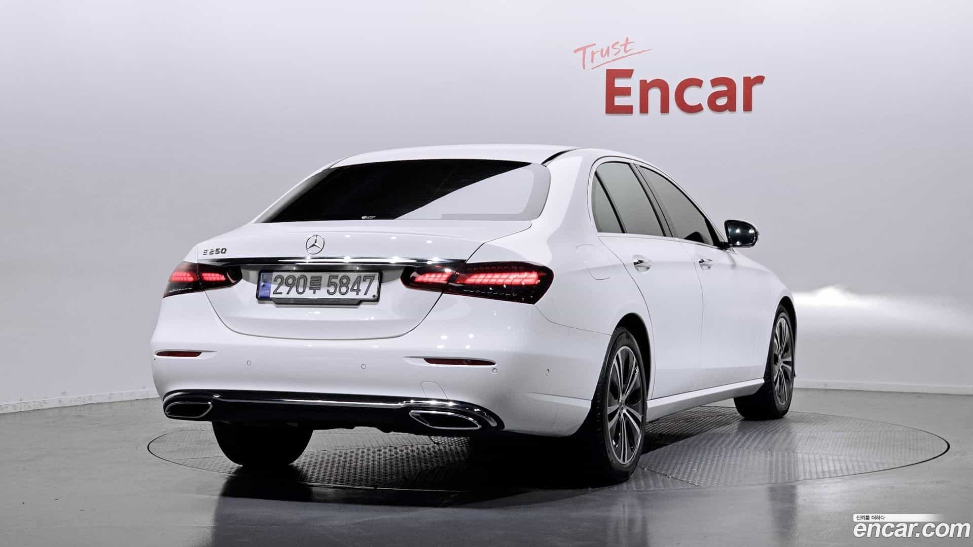E-Class Mercedes-Benz 2021.11-OUTER-002
