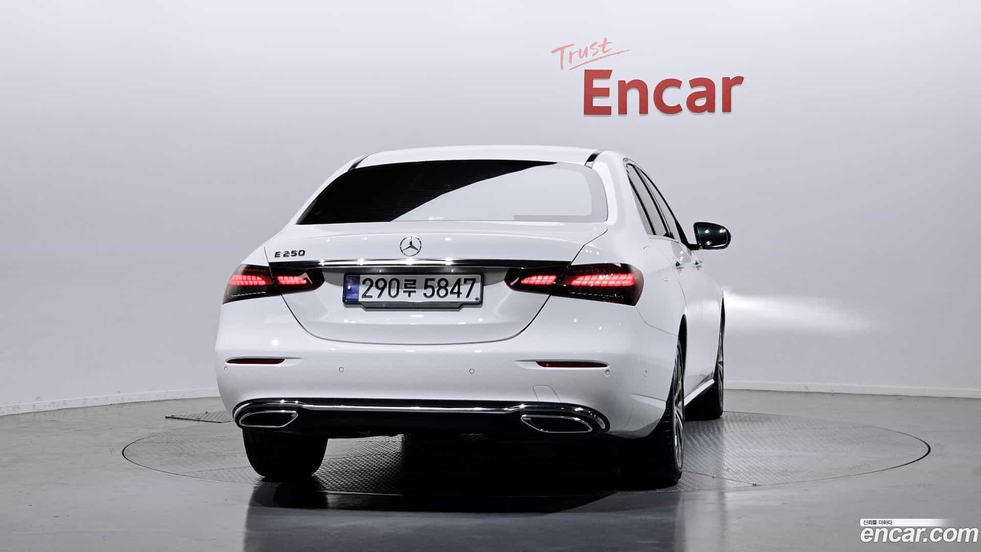 E-Class Mercedes-Benz 2021.11-OUTER-004