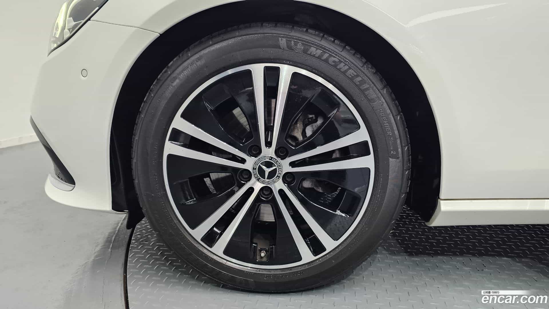 E-Class Mercedes-Benz 2021.11-OUTER-005