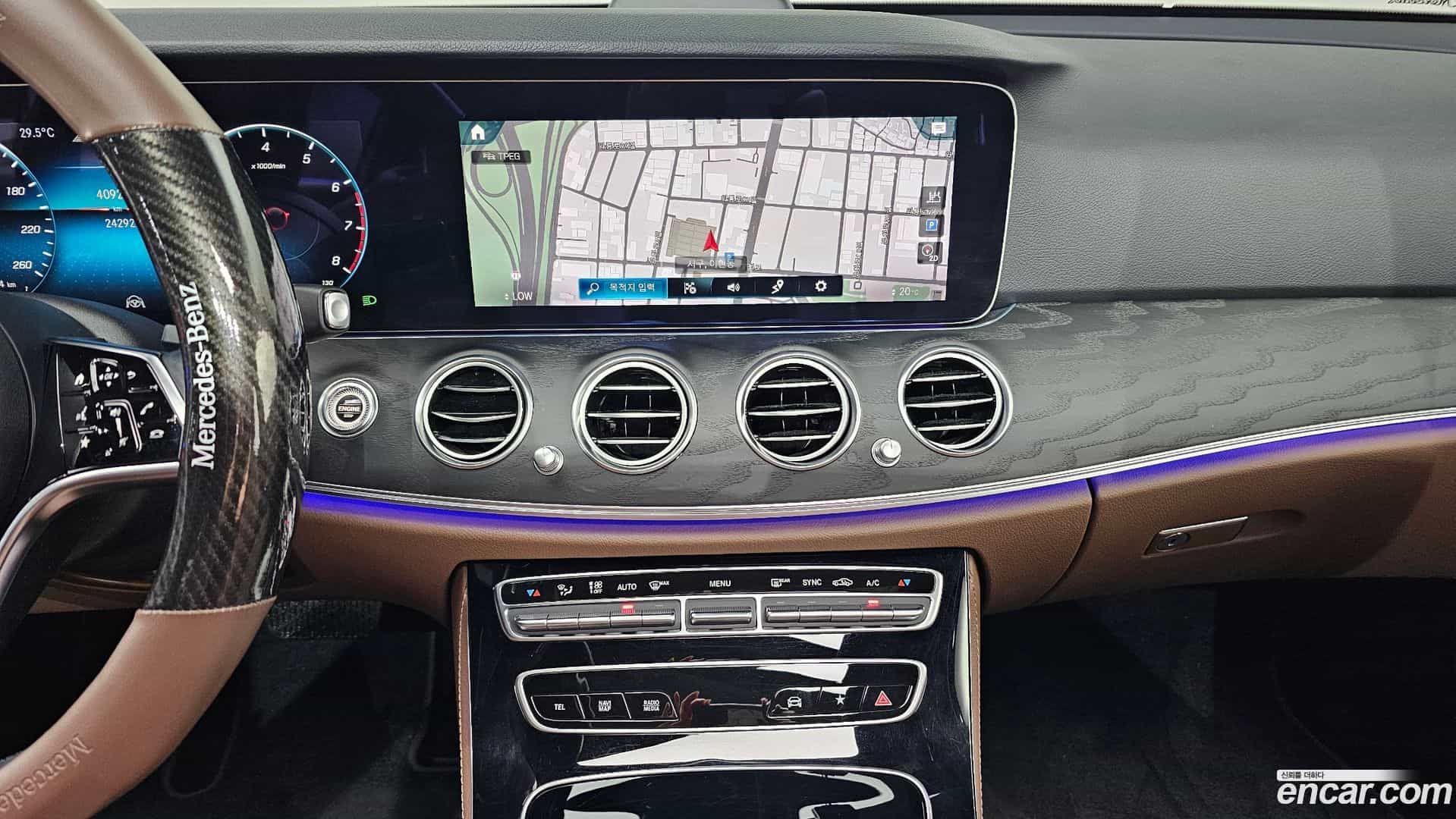 E-Class Mercedes-Benz 2021.11-OPTION-016