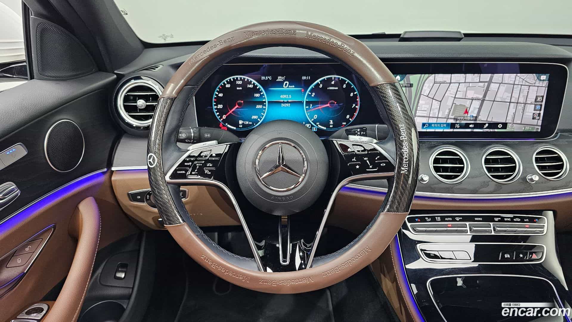 E-Class Mercedes-Benz 2021.11-OPTION-017