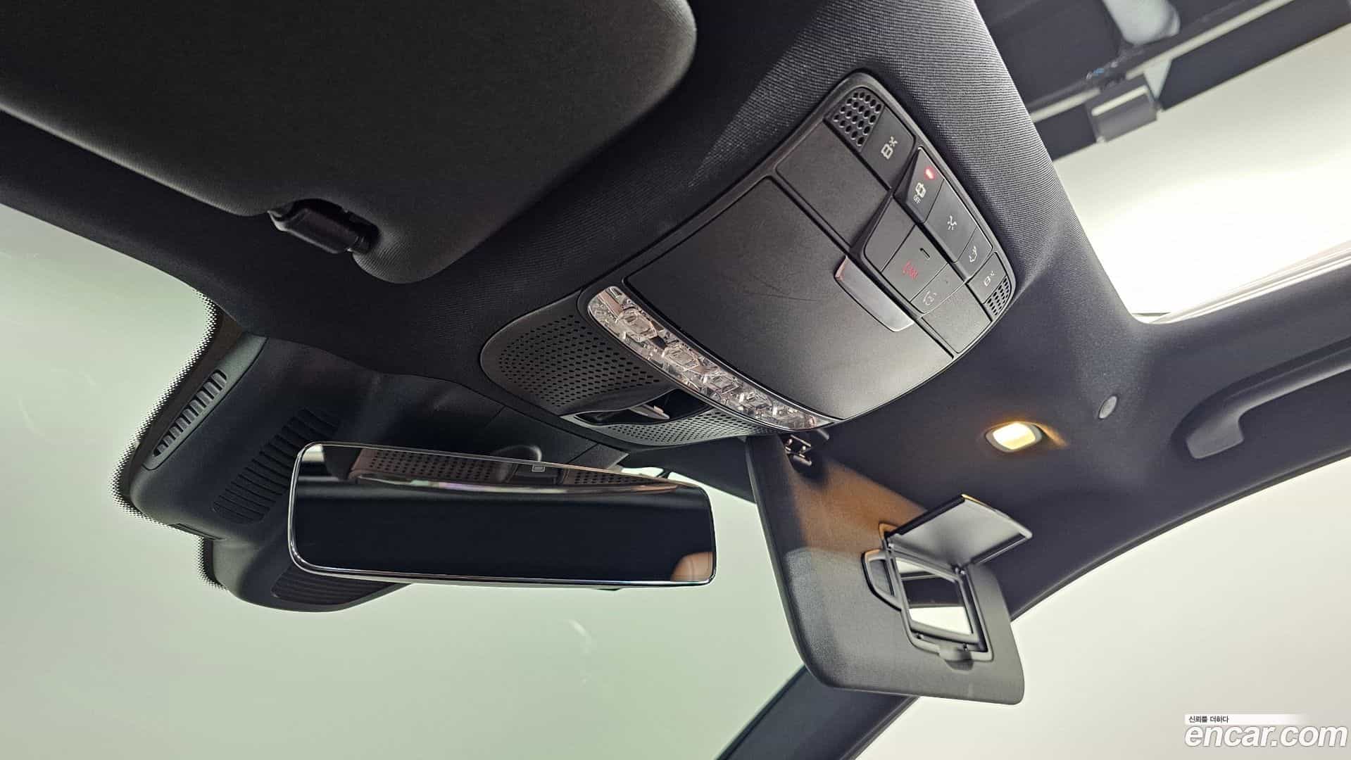 E-Class Mercedes-Benz 2021.11-OPTION-022