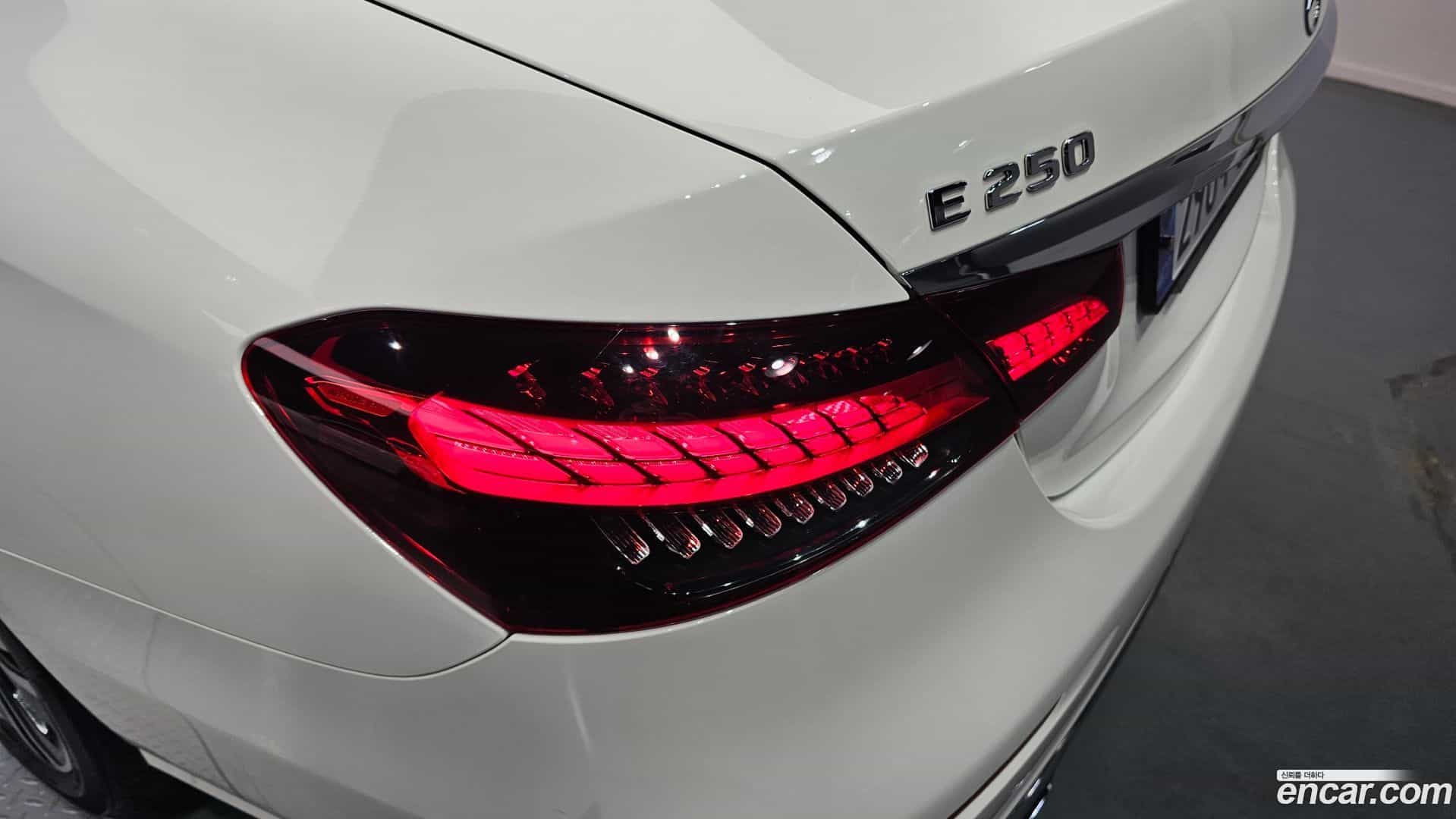 E-Class Mercedes-Benz 2021.11-OUTER-033