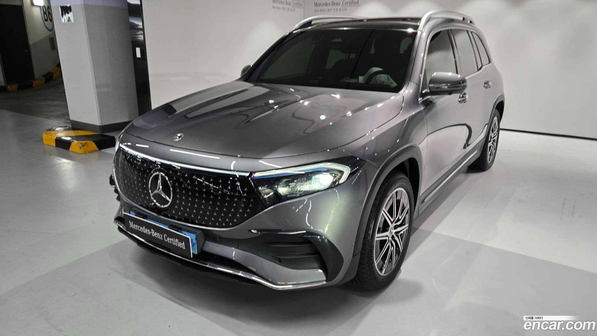 Main__Slider__Photo:EQB Mercedes-Benz 2024.8-0