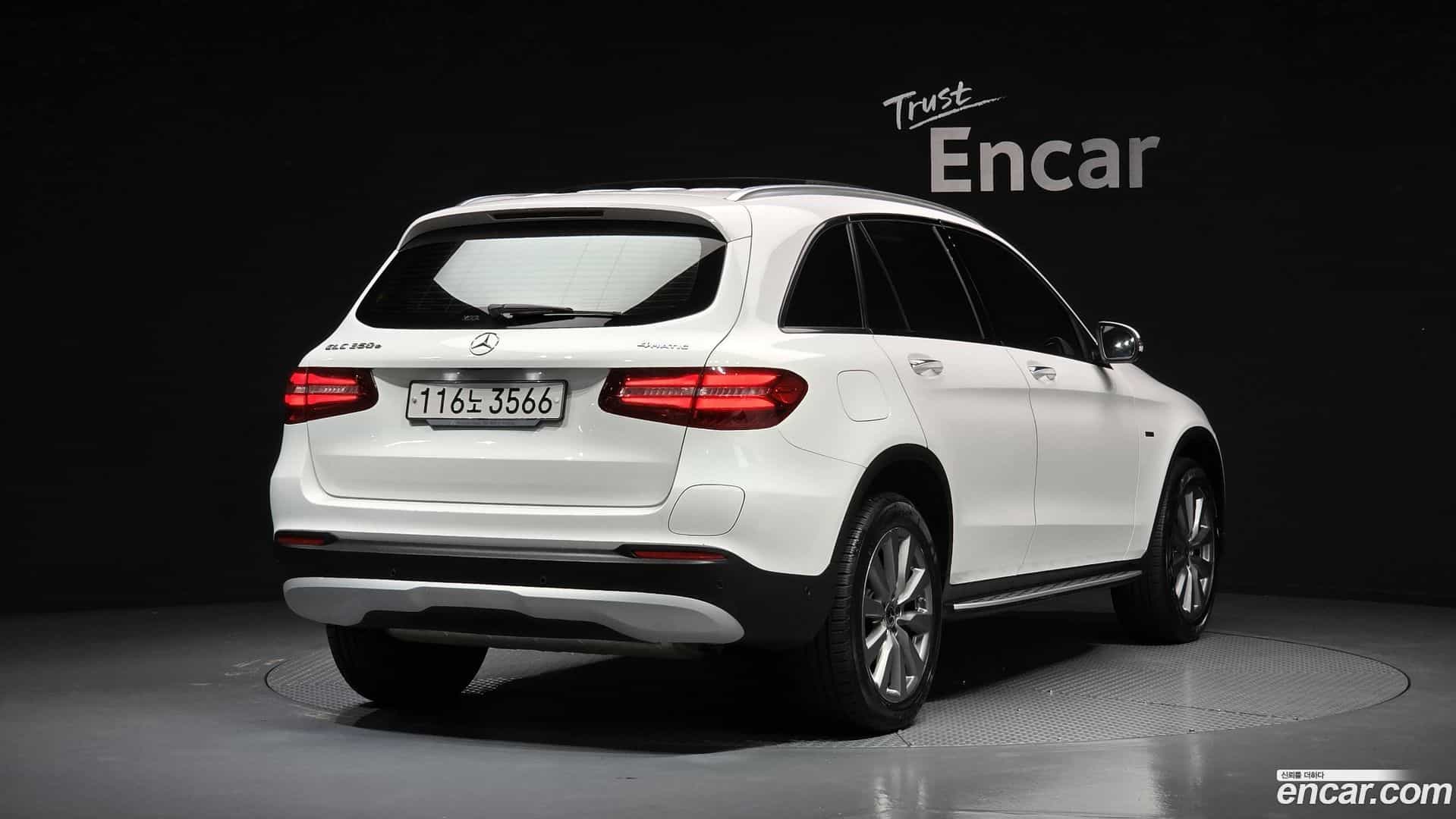 GLC-Class Mercedes-Benz 2018.11-OUTER-002