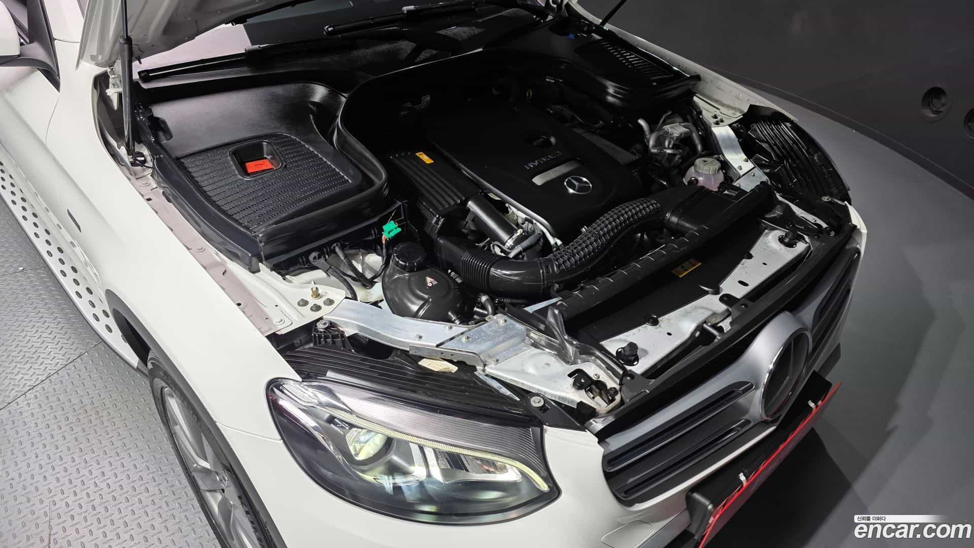 GLC-Class Mercedes-Benz 2018.11-OUTER-006