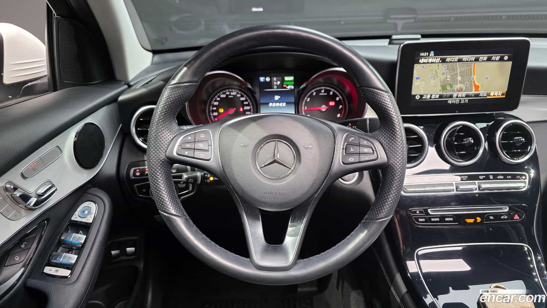 GLC-Class Mercedes-Benz 2018.11-OPTION-017