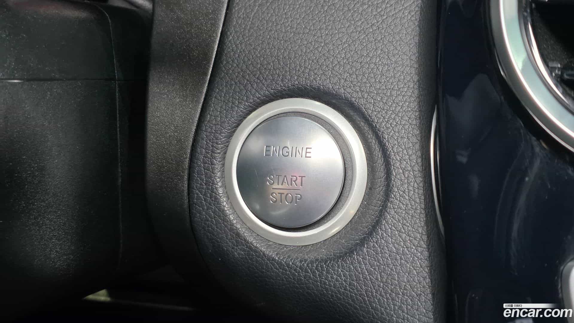 GLC-Class Mercedes-Benz 2018.11-OPTION-019