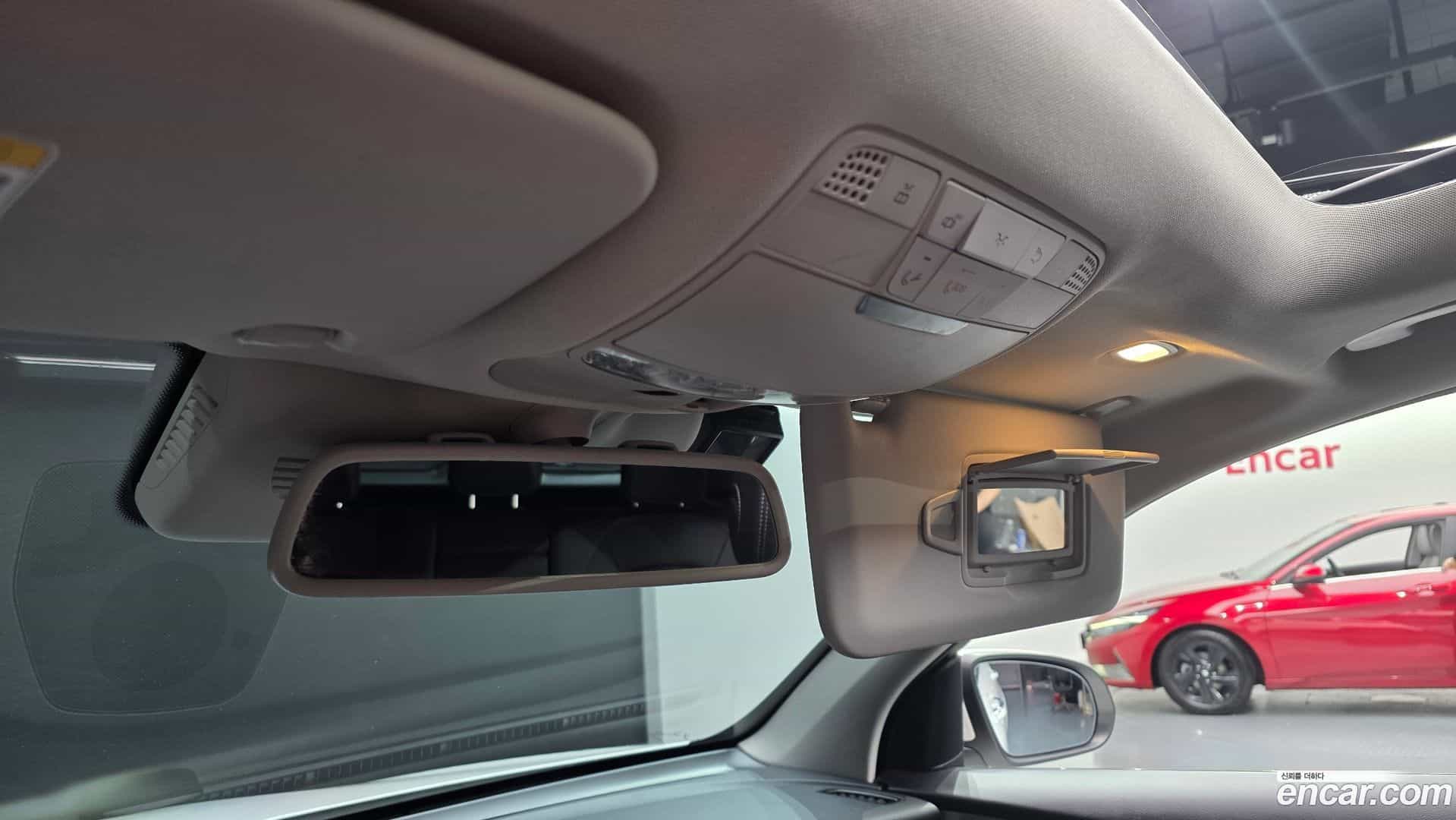 GLC-Class Mercedes-Benz 2018.11-OPTION-023