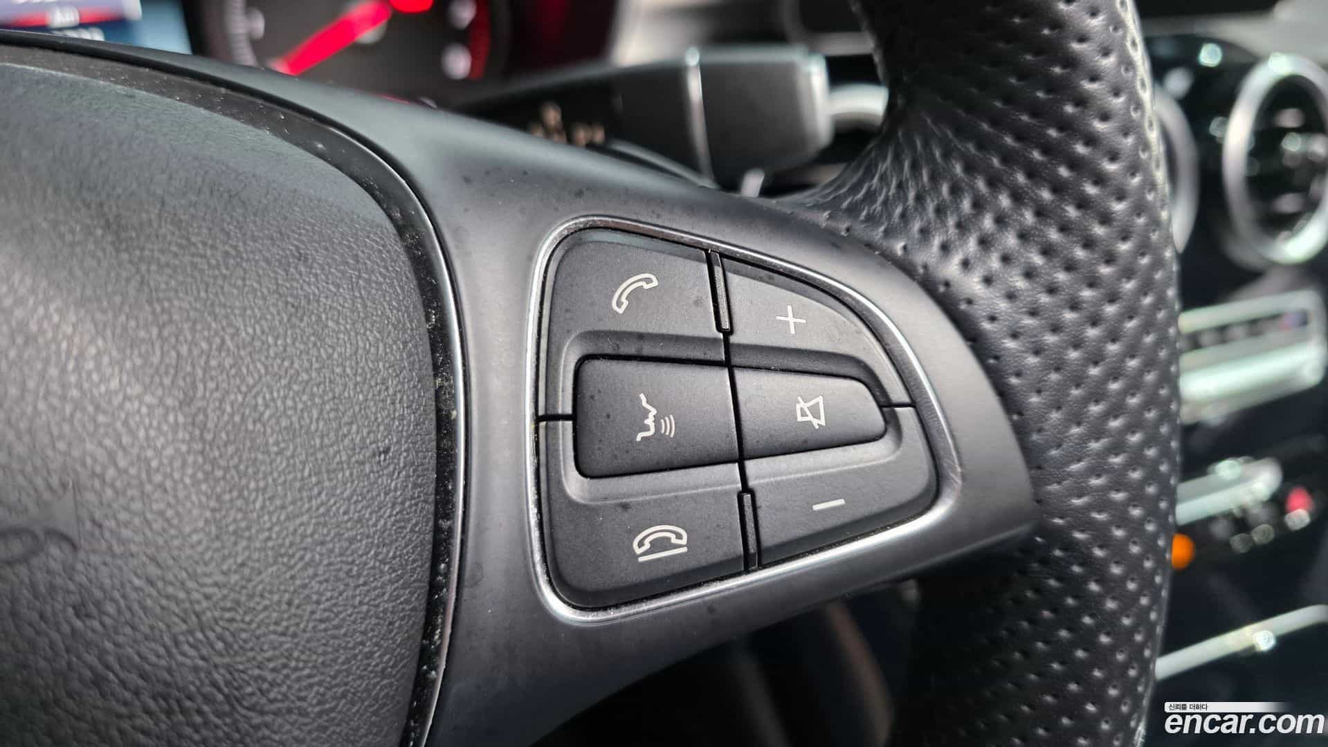 GLC-Class Mercedes-Benz 2018.11-OPTION-040