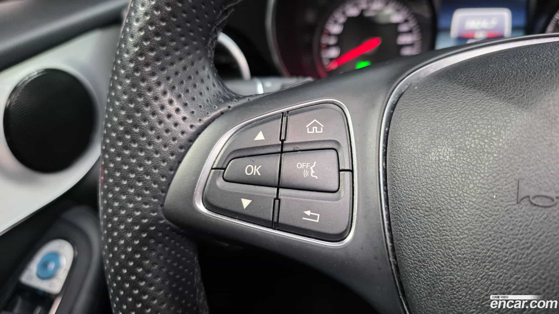GLC-Class Mercedes-Benz 2018.11-OPTION-044