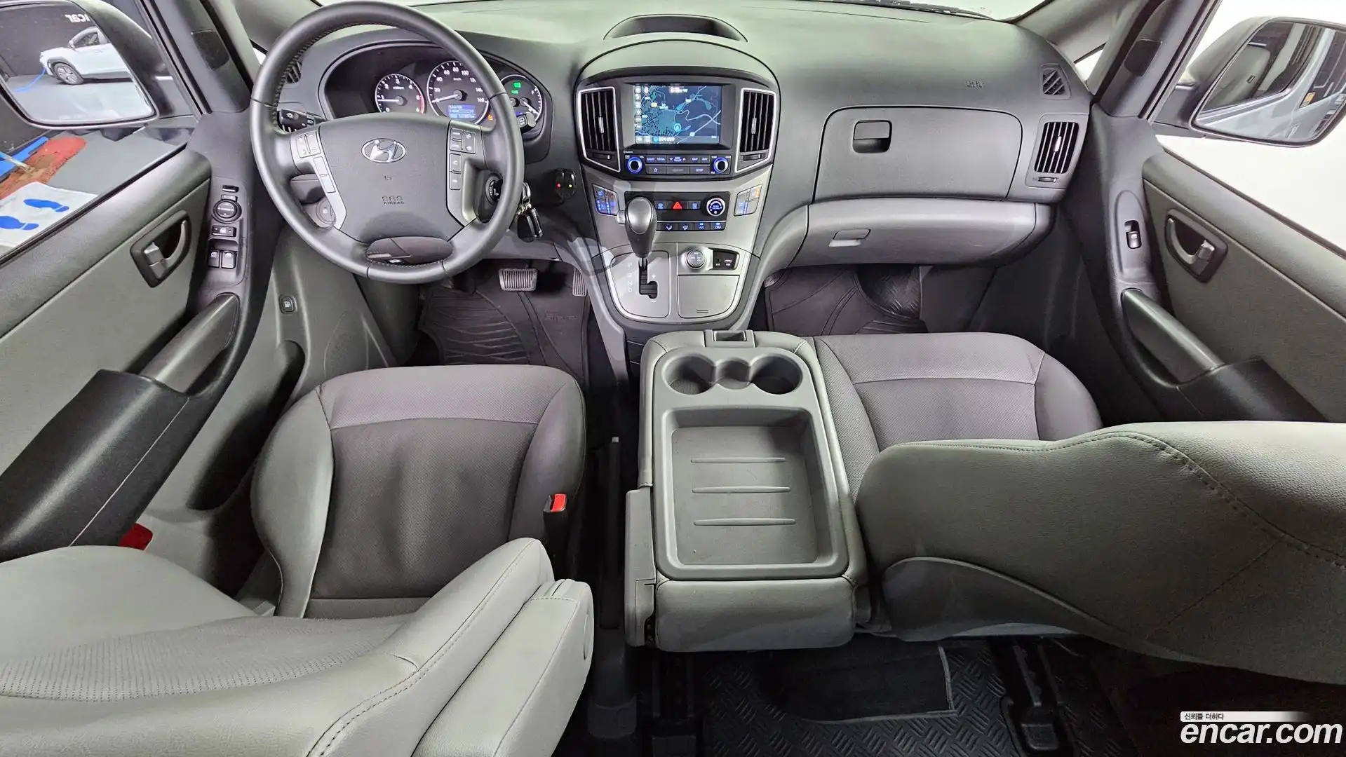 Starex Hyundai 2018.2-INNER-007