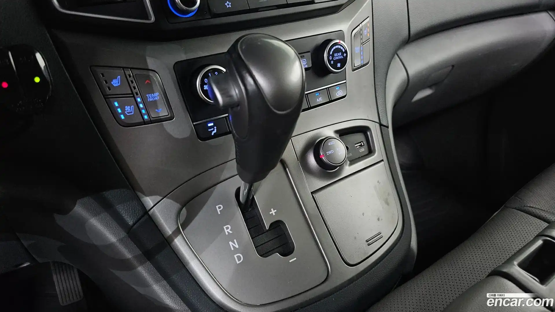 Starex Hyundai 2018.2-INNER-009
